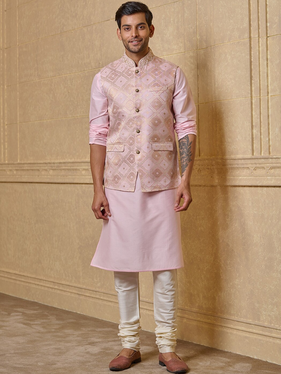 

Tasva Mandarin Collar Kurta With Churidar & Nehru Jacket, Pink