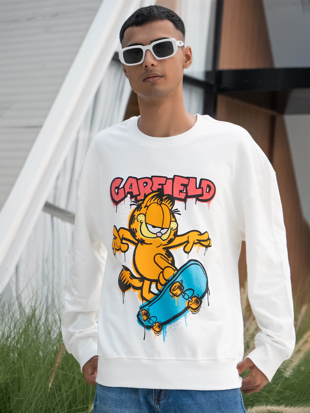 

COLOR CAPITAL Unisex Garfield Graphic Printed Pure Cotton Sweatshirt, Cream