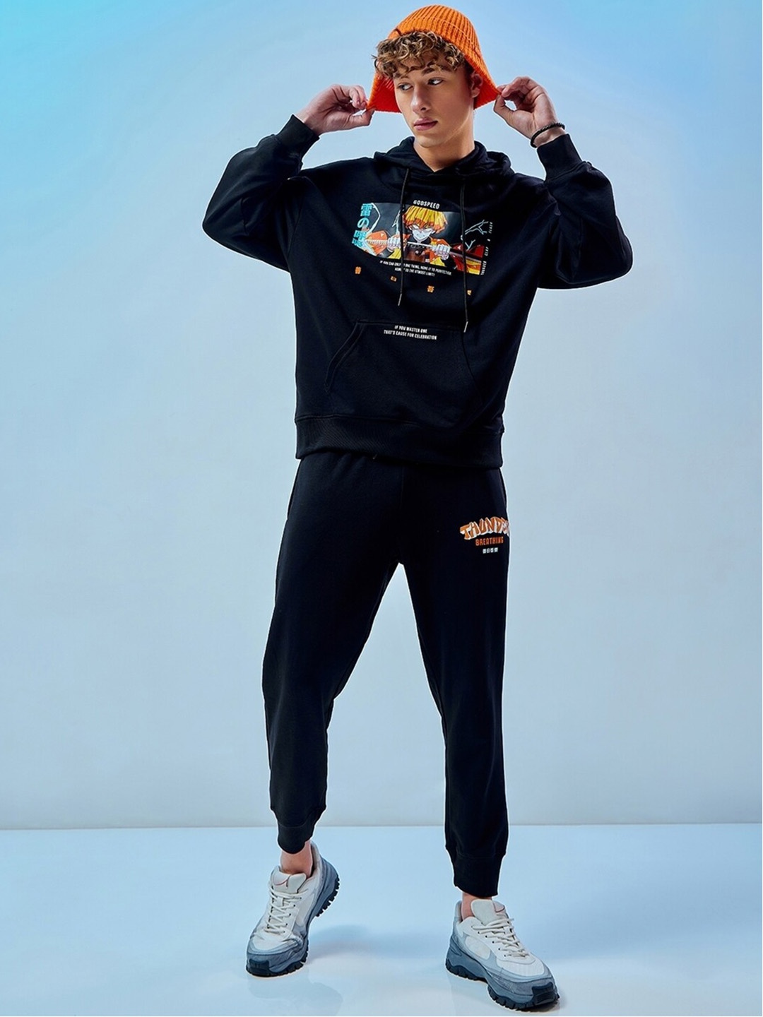 

Bewakoof Black Graphic Printed Hooded Sweatshirt & Joggers