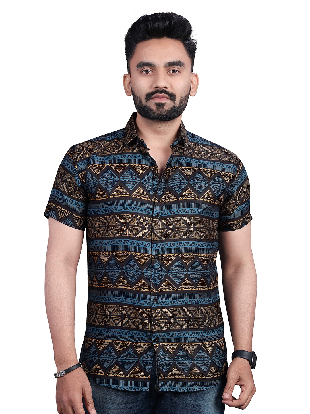 

Bought First Premium Geometric Printed Organic Cotton Casual Shirt, Black