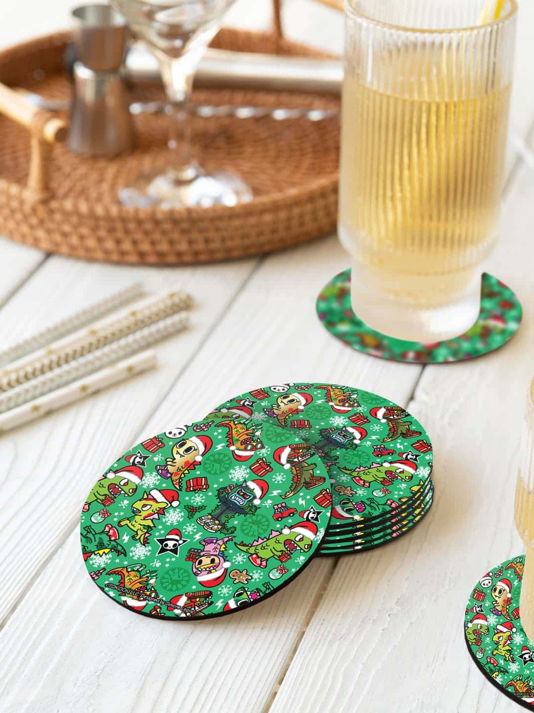 

macmerise Green & Red 6 Pieces Snowflakes Printed Round Coasters