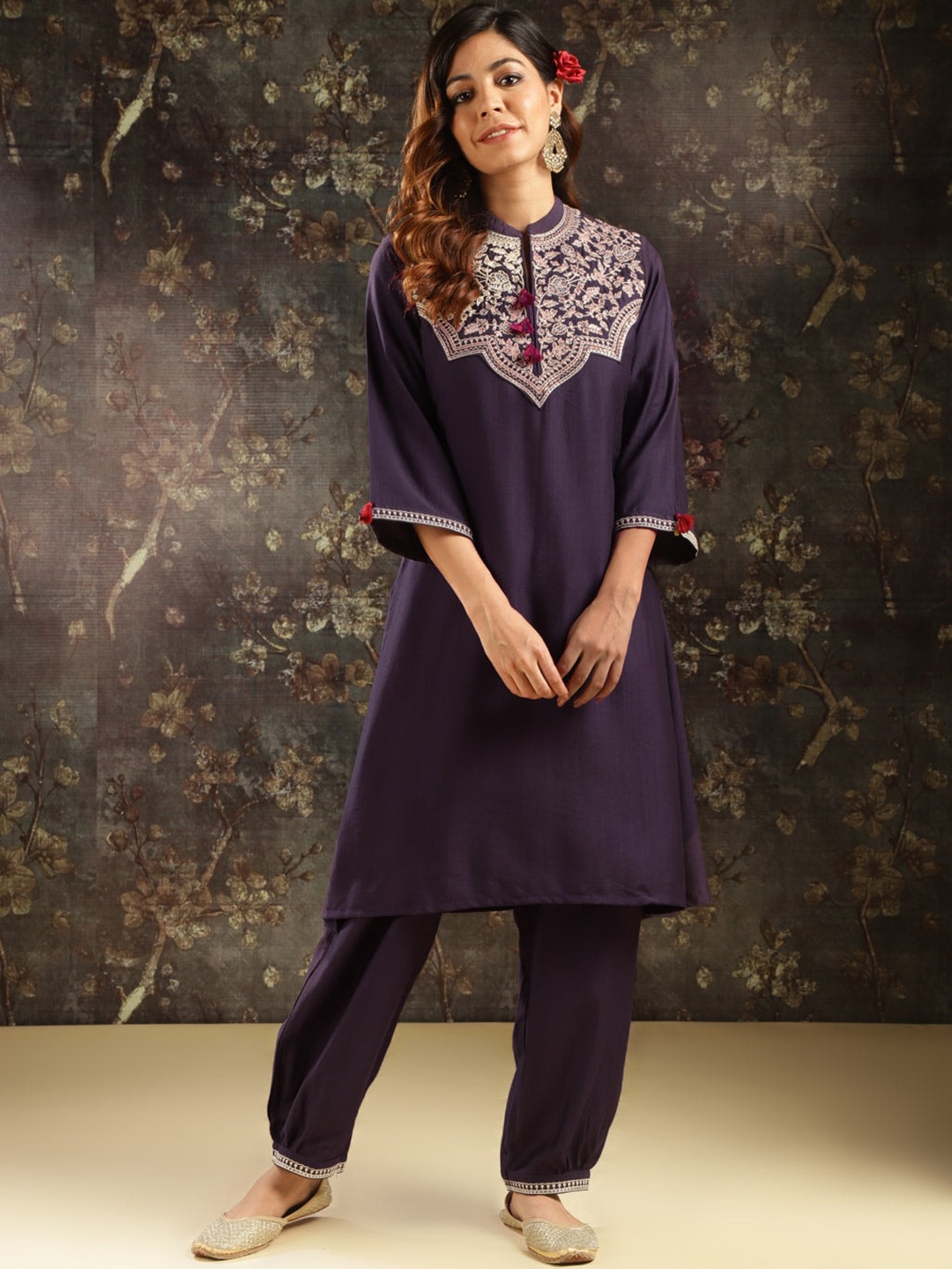 

Lakshita Floral Yoke Design Flared Sleeves Thread Work Straight Kurta, Purple