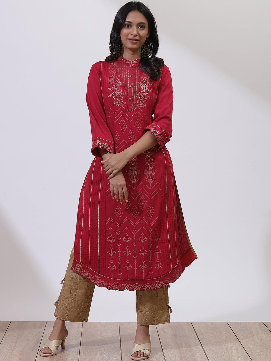 

Lakshita Floral Embroidery Sequin Pure Cotton Straight Kurta, Fuchsia
