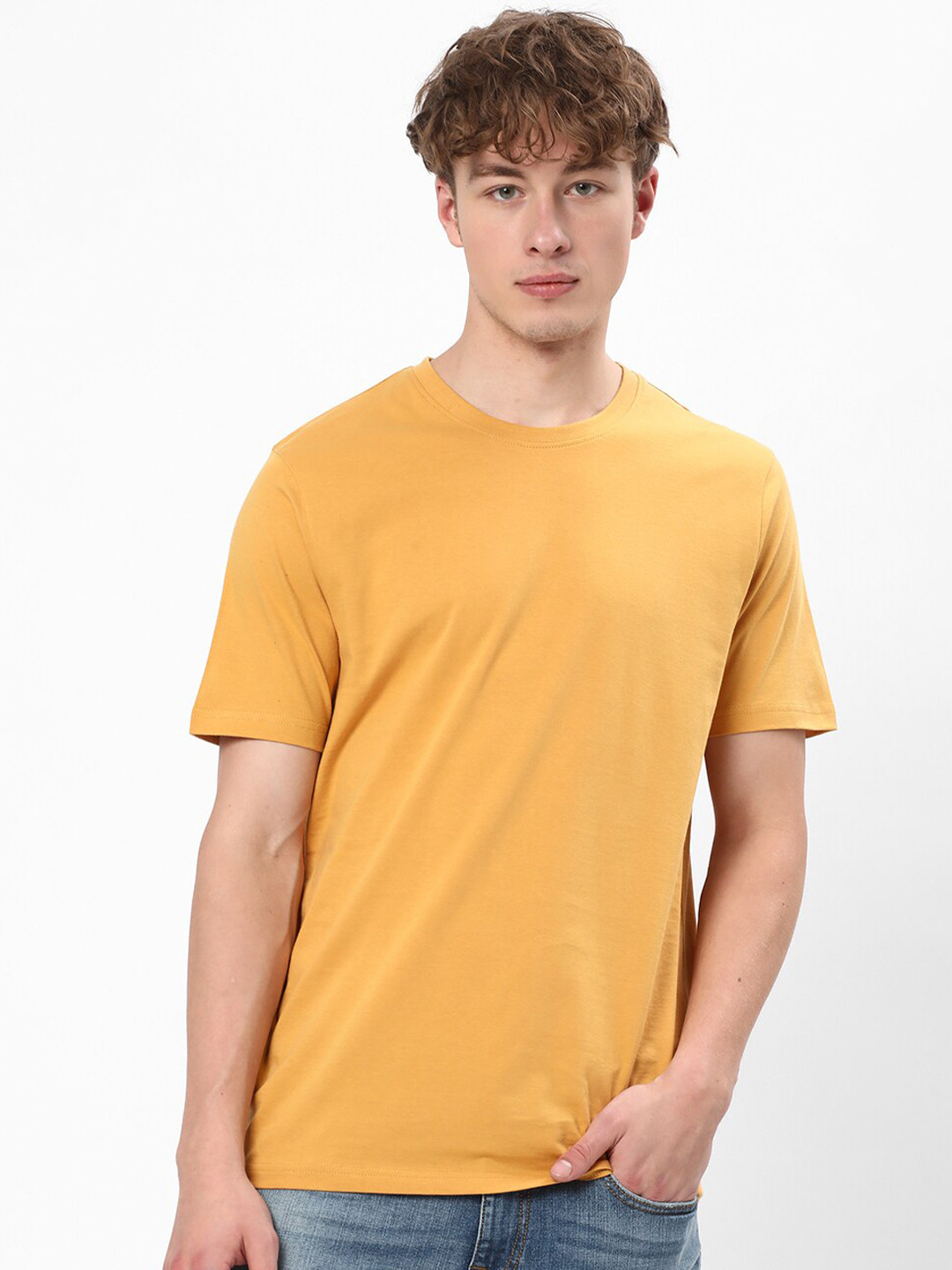 

R&B Men Yellow V-Neck Pockets T-shirt