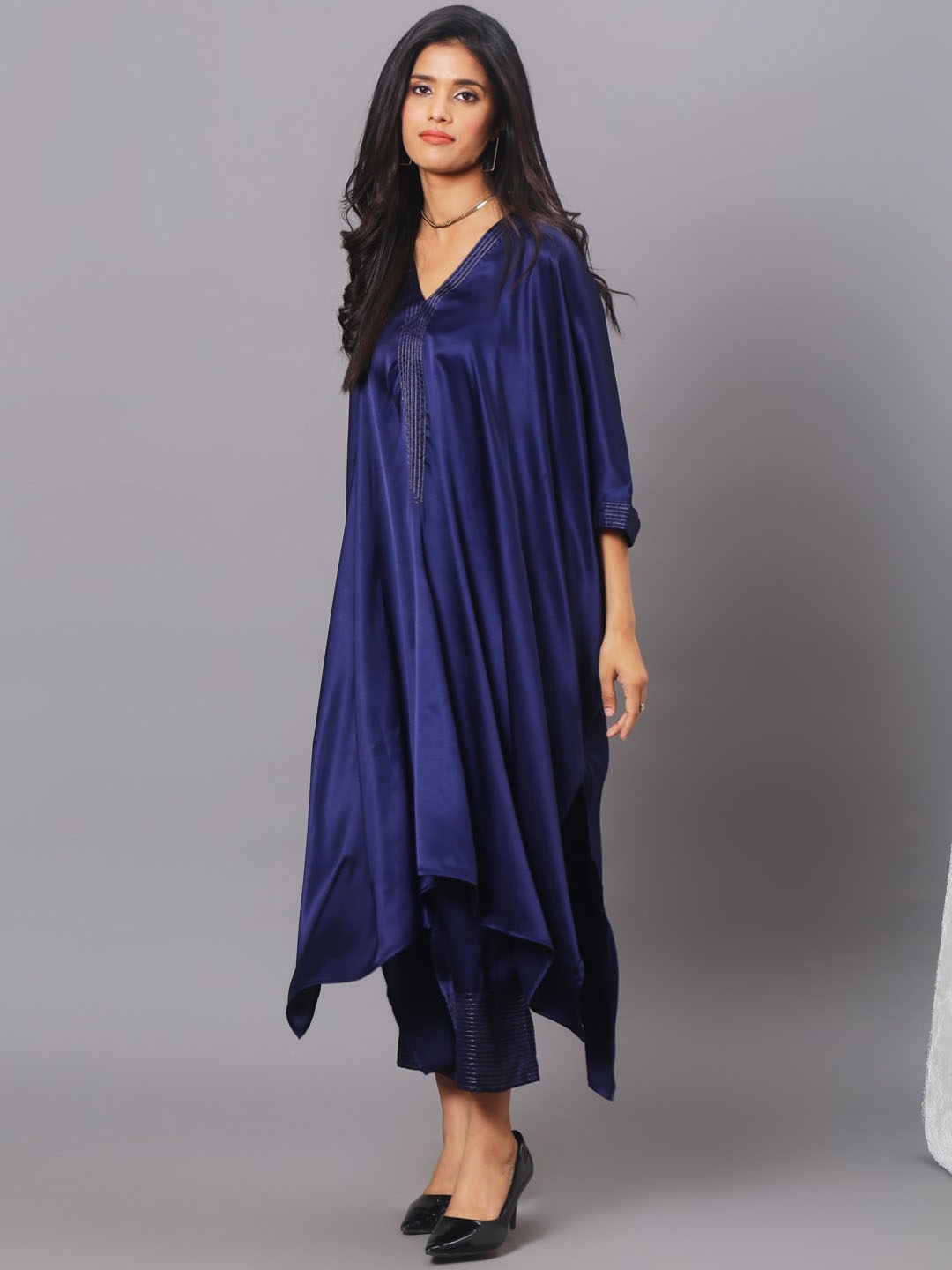 

Spring Soul V-Neck A-line Kurta with Trousers, Navy blue