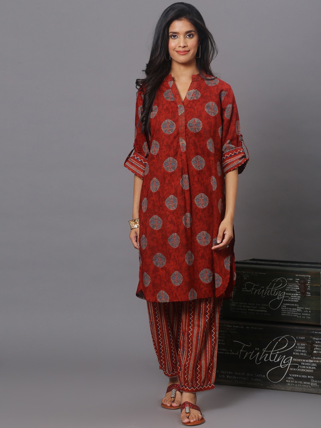 

Spring Soul Ethnic Motifs Printed Mandarin Collar Pure Cotton Kurta with Trousers, Red