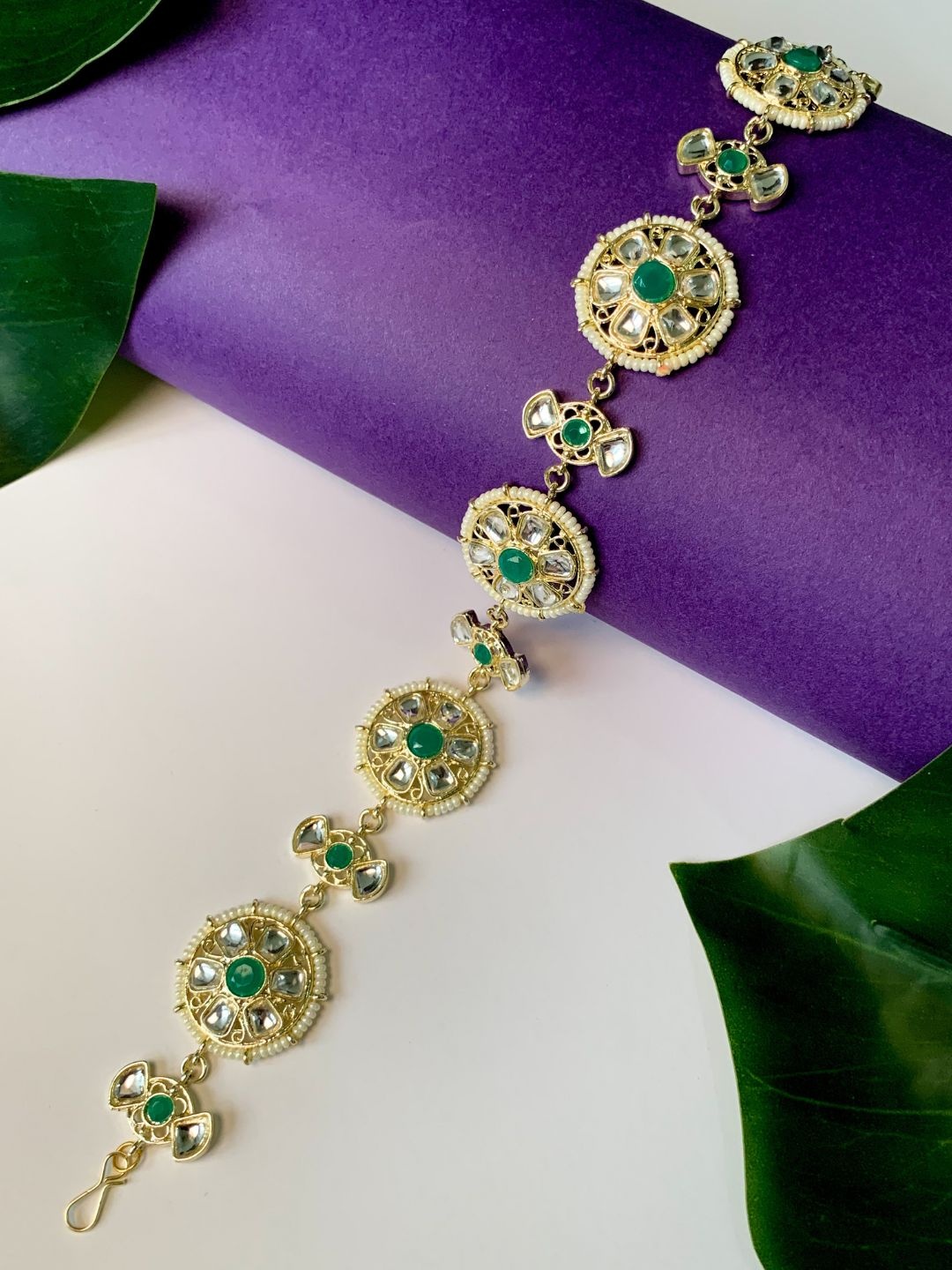 

I Jewels Gold-Plated Kundan-Studded & Pearl Beaded Matha patti