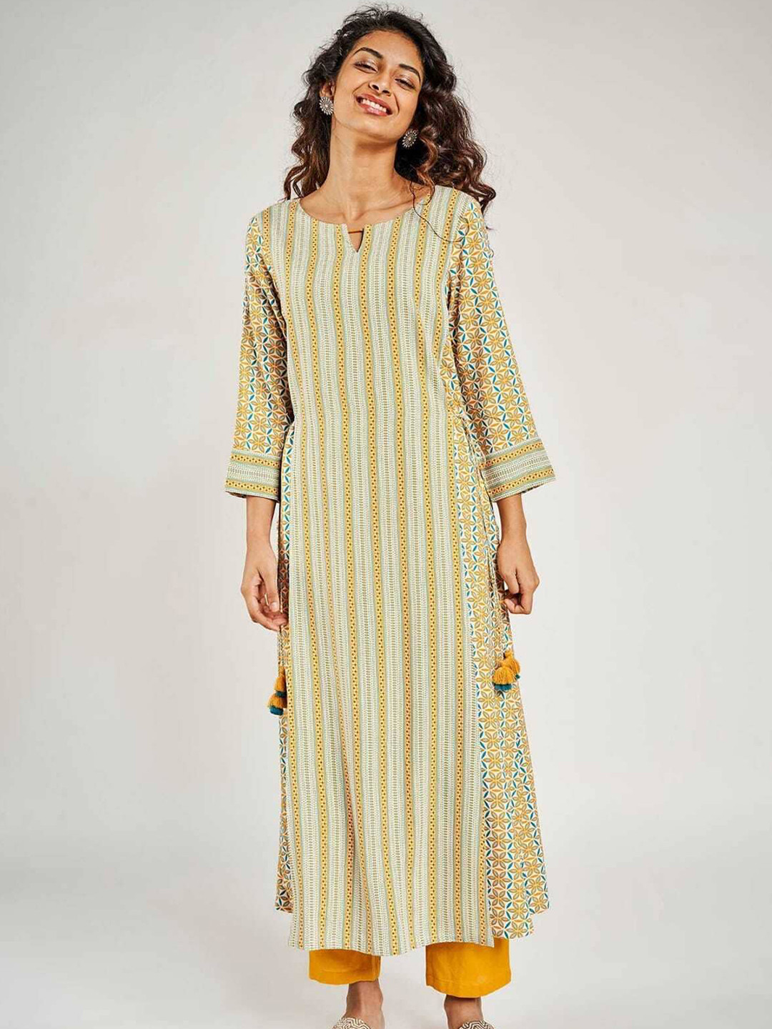 

DK FAB Ethnic Motifs Printed Regular Kurta with Trousers, Green