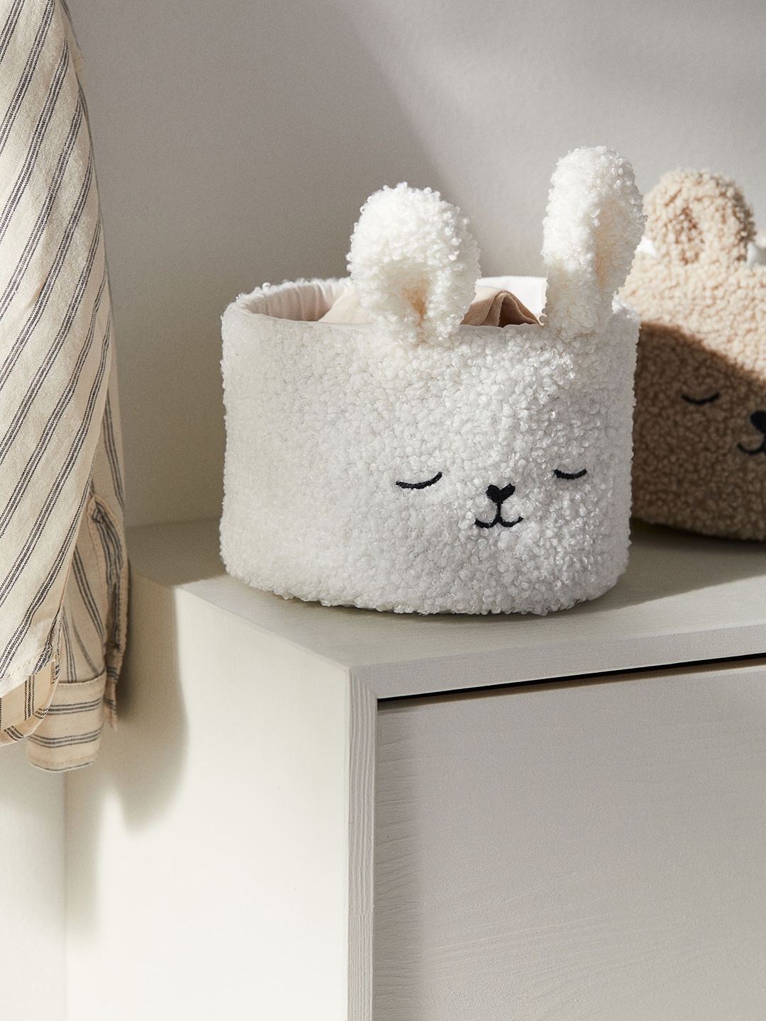 

H&M Boys White Teddy Storage Basket