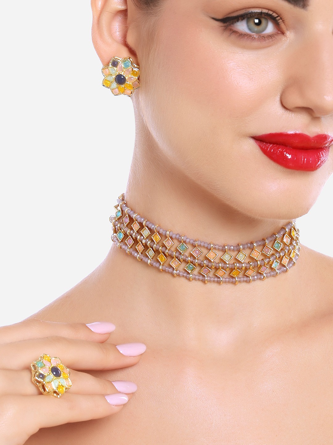 

Zaveri Pearls Gold Plated Stones Studded Jewellery Set