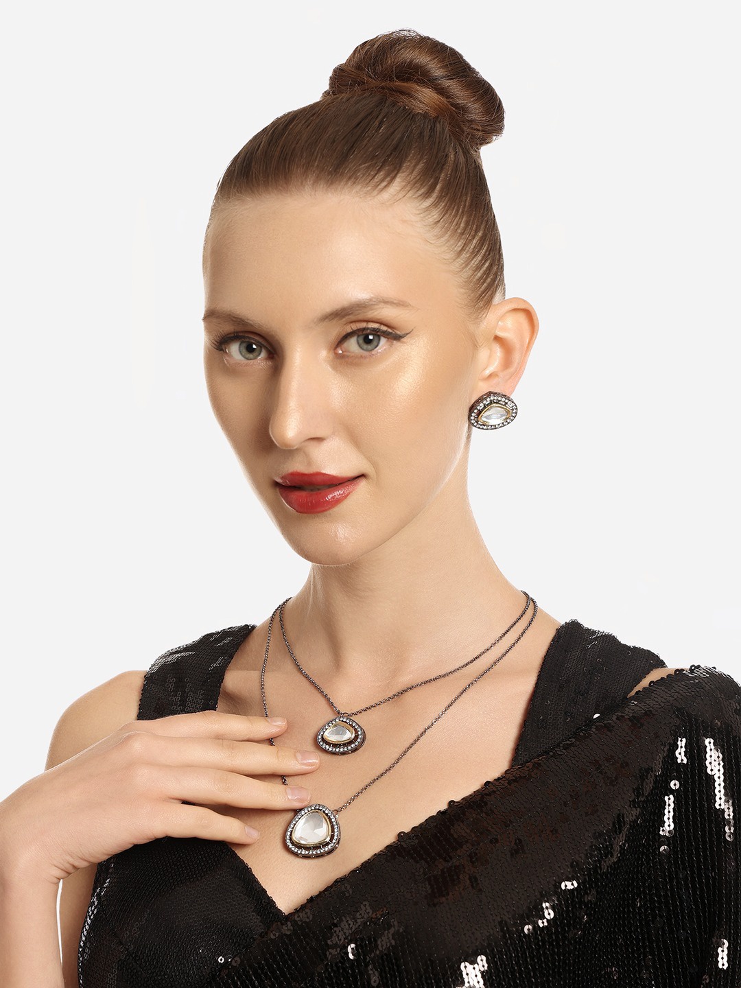 

Zaveri Pearls Silver-Plated Stones & Austrian Diamonds Jewellery Set, Gold