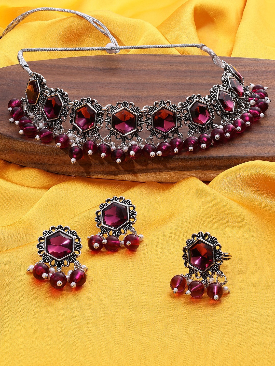 

Zaveri Pearls Silver-Plated Stone-Studded & Beaded Jewellery Set