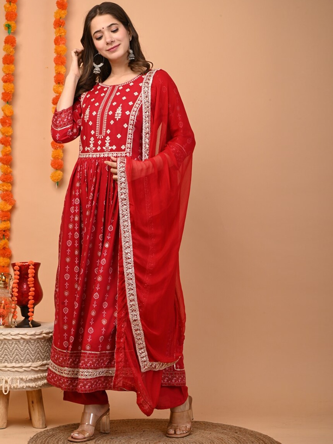 

TOULIN Women Red Floral Printed Regular Kurta with Palazzos & With Dupatta