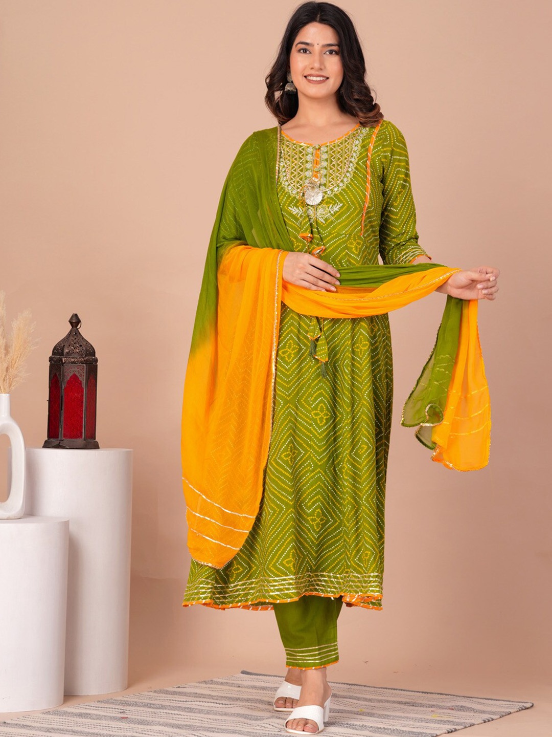 

TOULIN Floral Printed Anarkali Kurta with Palazzos & With Dupatta, Green