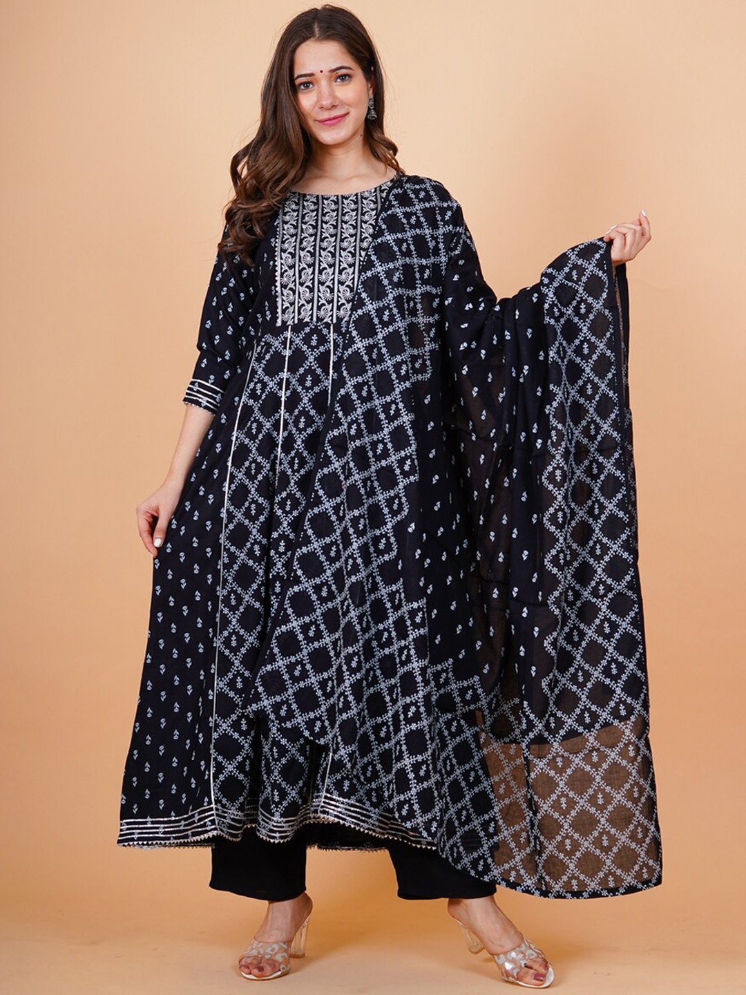 

TOULIN Ethnic Motifs Printed Anarkali Kurta with Palazzos & With Dupatta, Black