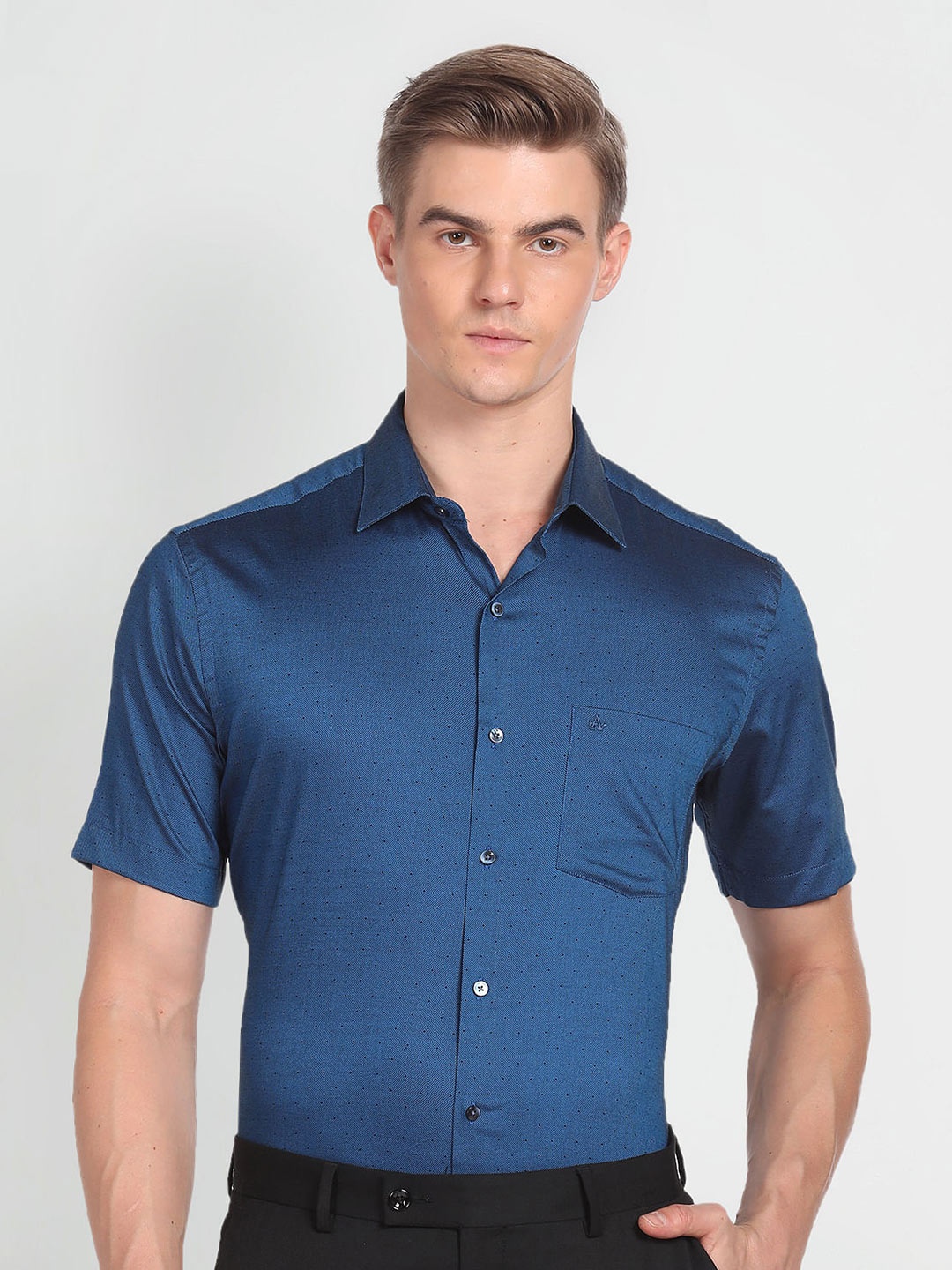 

Arrow Spread Collar Opaque Cotton Casual Shirt, Blue