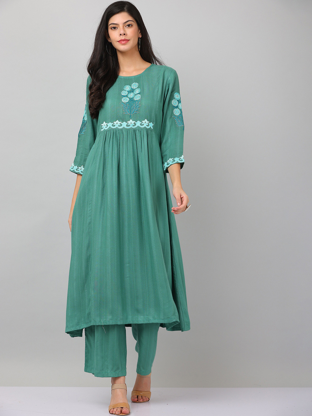 

KAANCHIE NANGGIA Floral Embroidered Kurta With Palazzo, Green