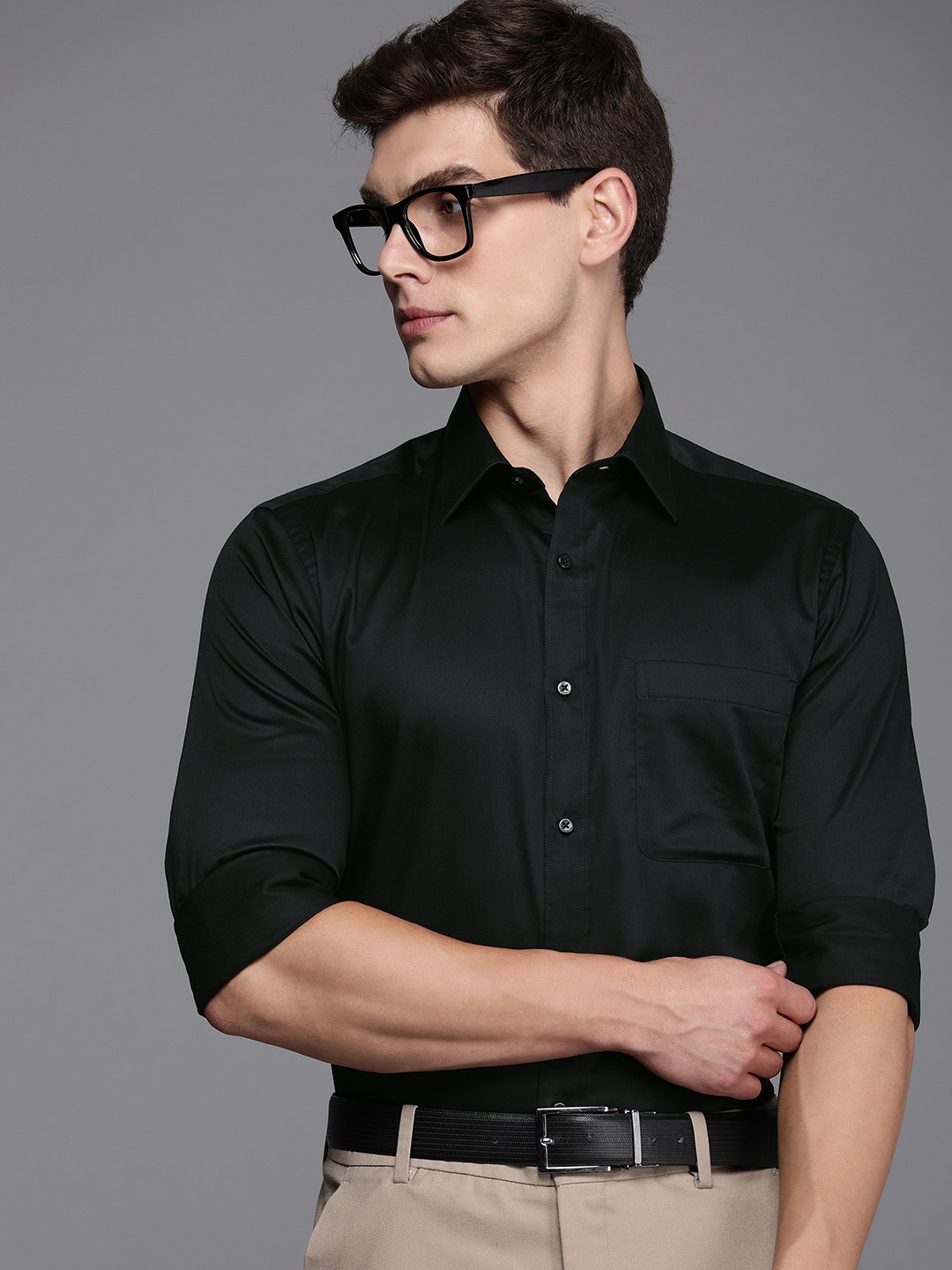 

Raymond Pure Cotton Solid Slim Fit Formal Shirt, Black
