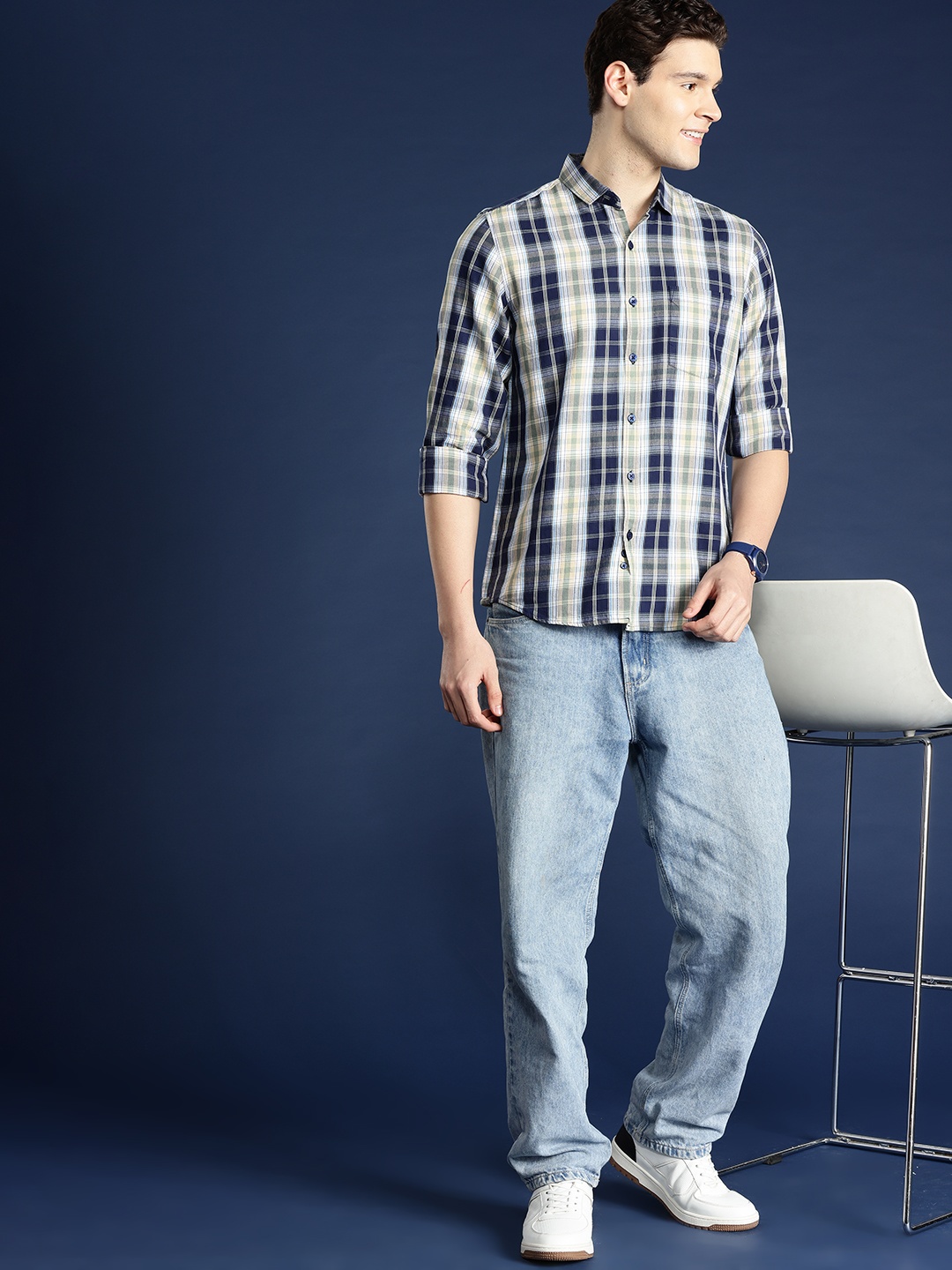 

Mast & Harbour Men Tartan Checked Cotton Casual Shirt, Navy blue