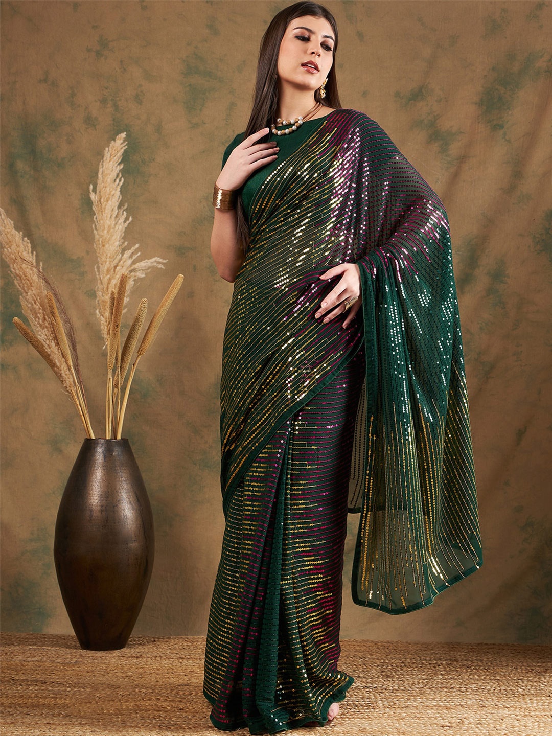 

Nimayaa Embellished Sequinned Pure Georgette Saree, Red