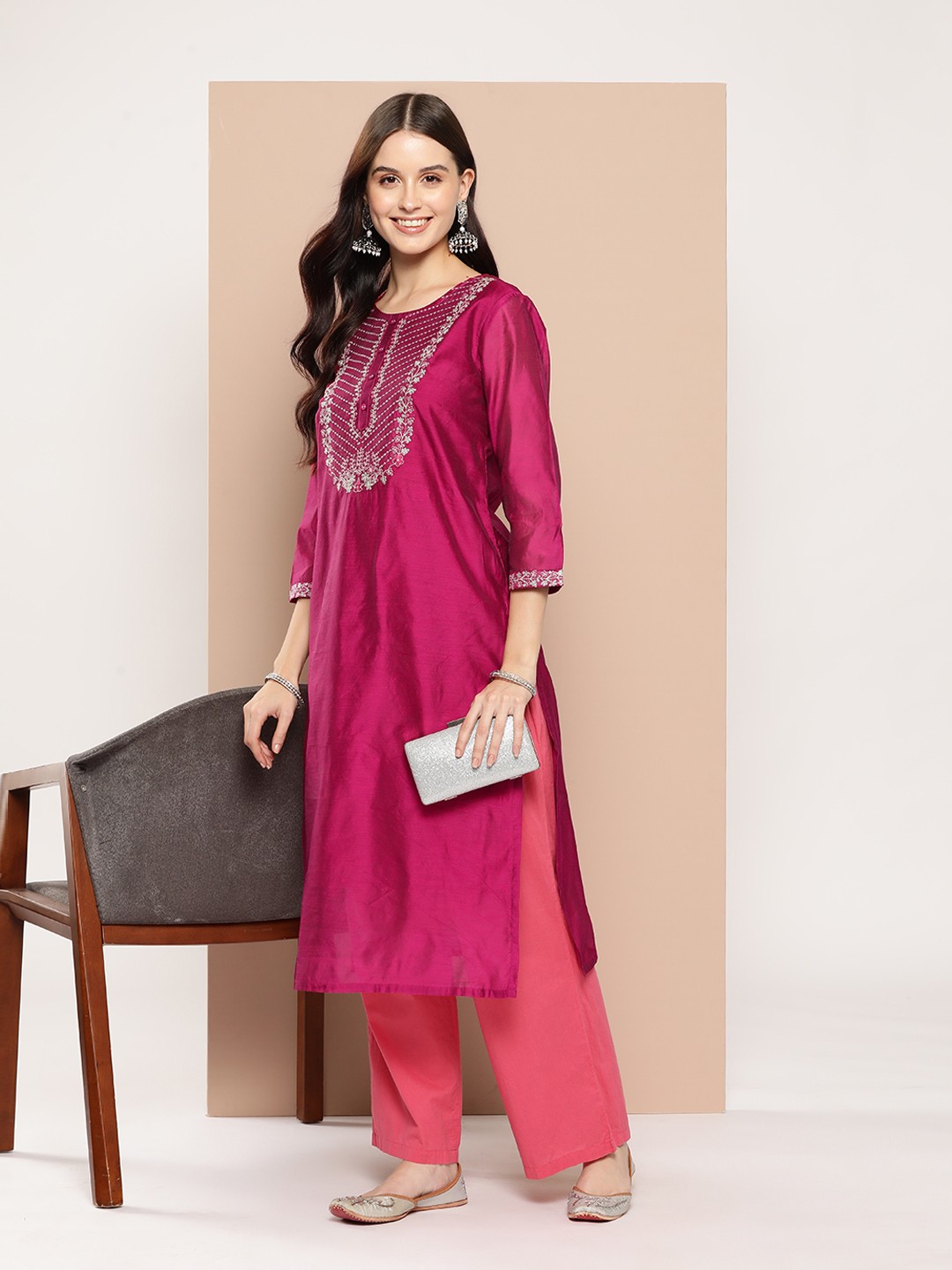 

HERE&NOW Women Floral Embroidered Straight Kurta, Pink