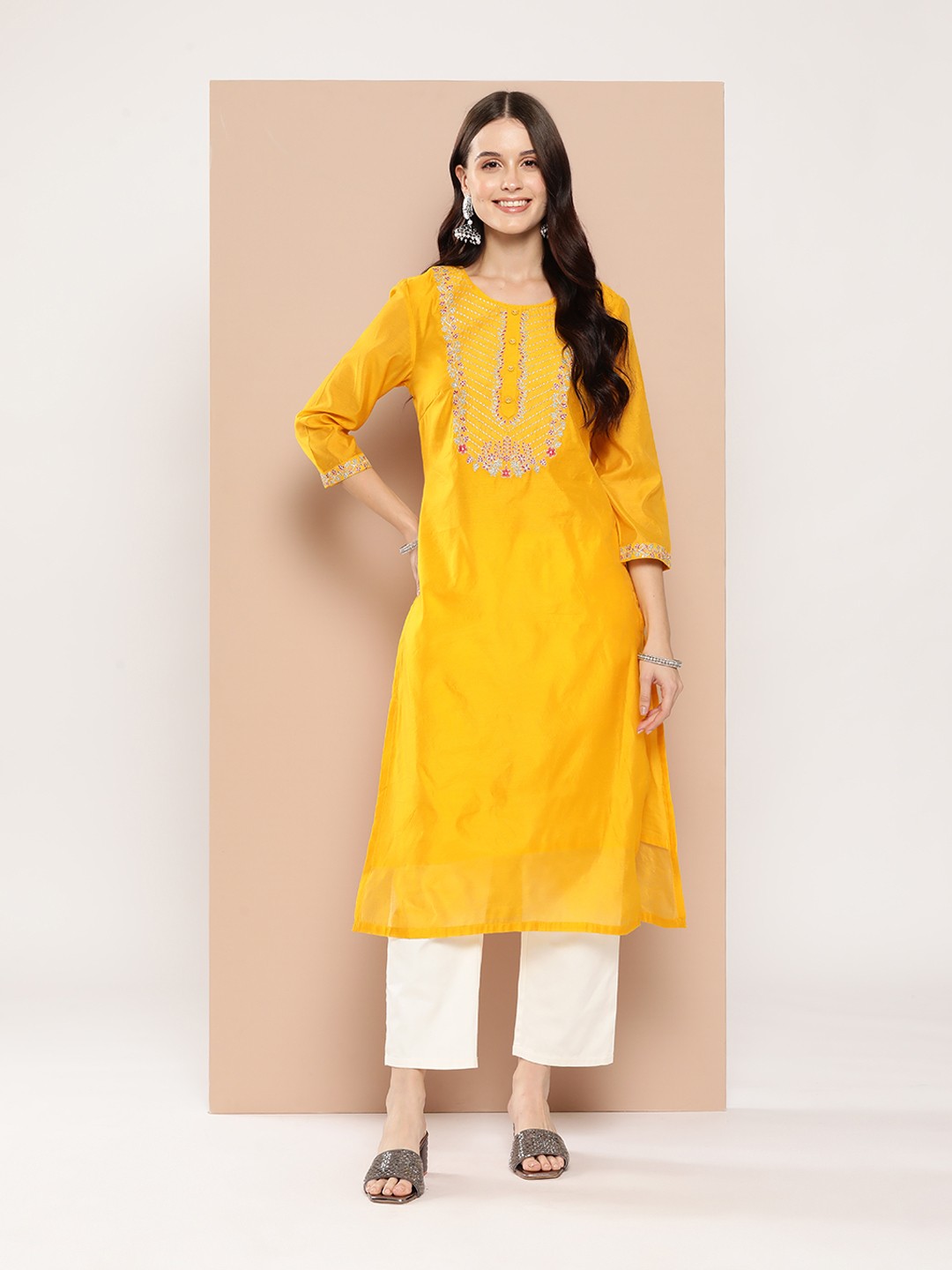 

HERE&NOW Women Floral Embroidered Straight Kurta, Mustard