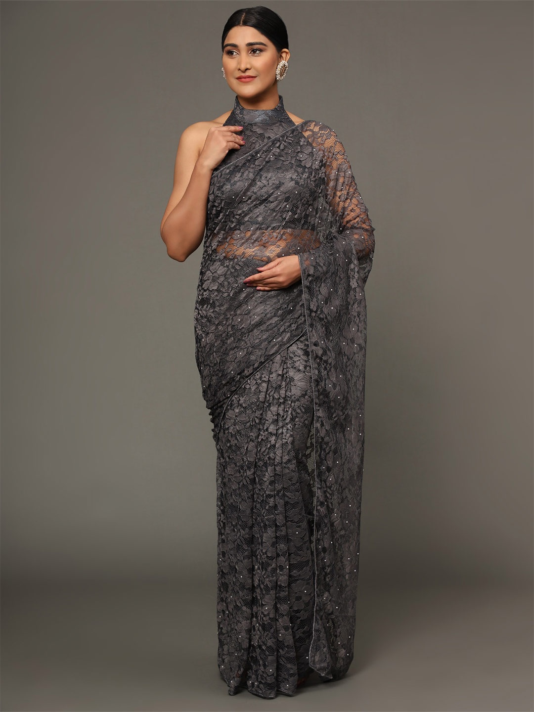

GoStyle Floral Embroidered Beads and Stones Net Saree, Grey