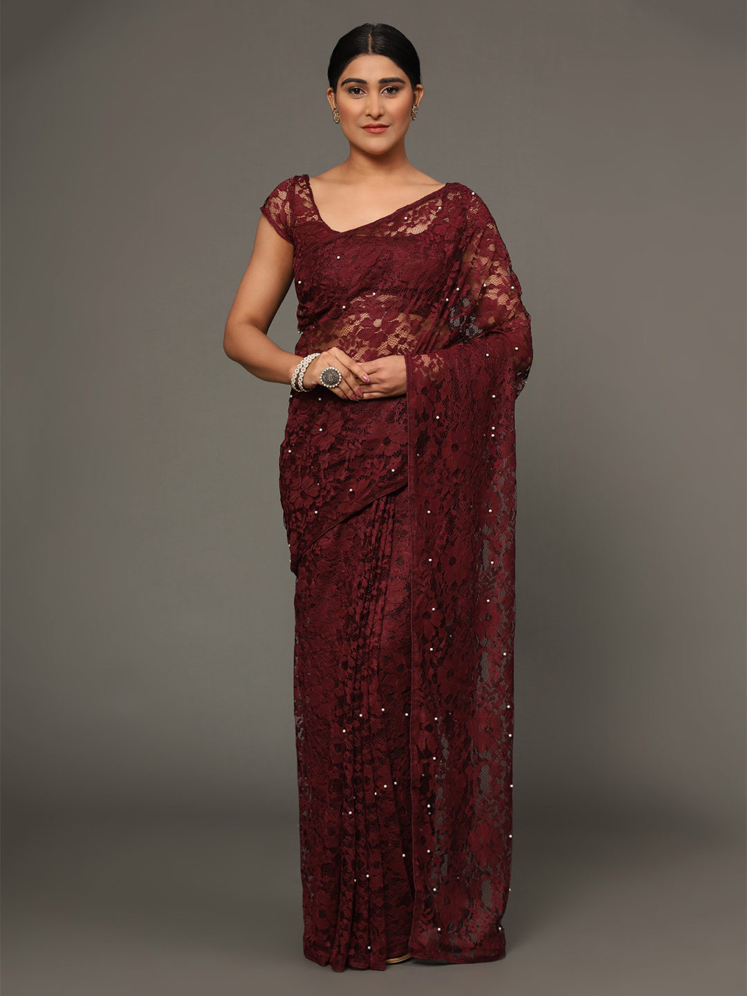 

GoStyle Floral Embroidered Beads and Stones Net Saree, Maroon