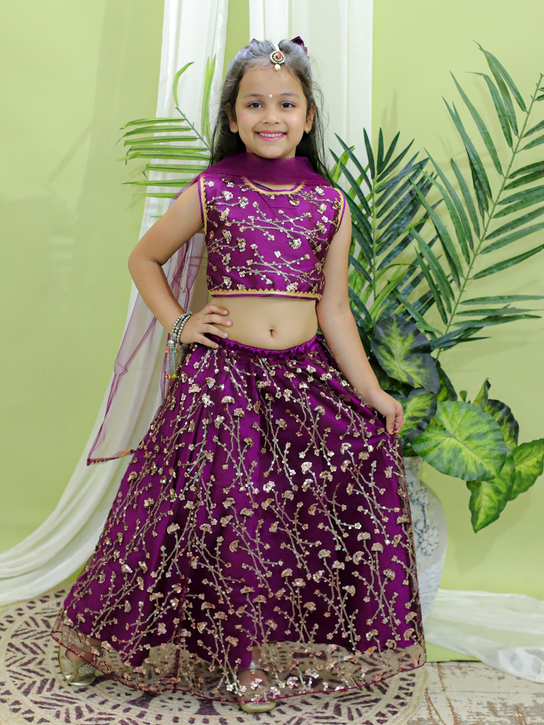 

BownBee Girls Embellished Sequinned Ready to Wear Lehenga & Blouse With Dupatta, Purple