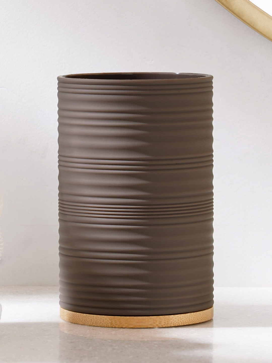 

Home Centre Brown Ribbed Intelio Tumbler With Bamboo Base