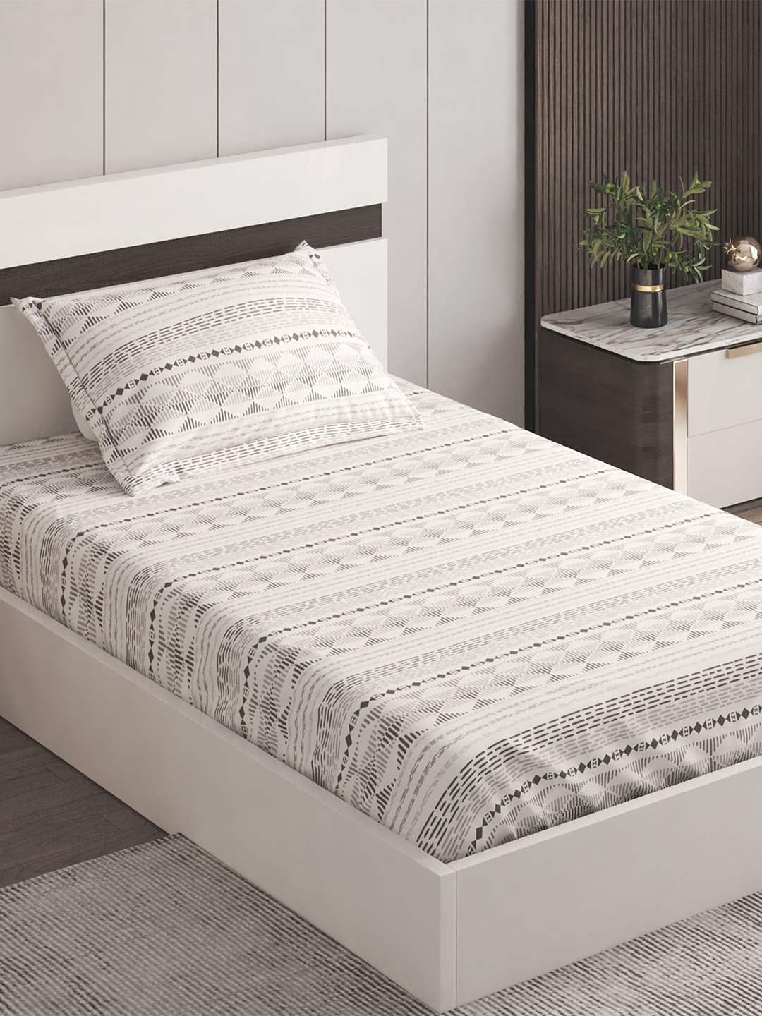 

Home Centre Harold Grey Geometric Printed 120 TC Single Bedsheet With Pillow Cover