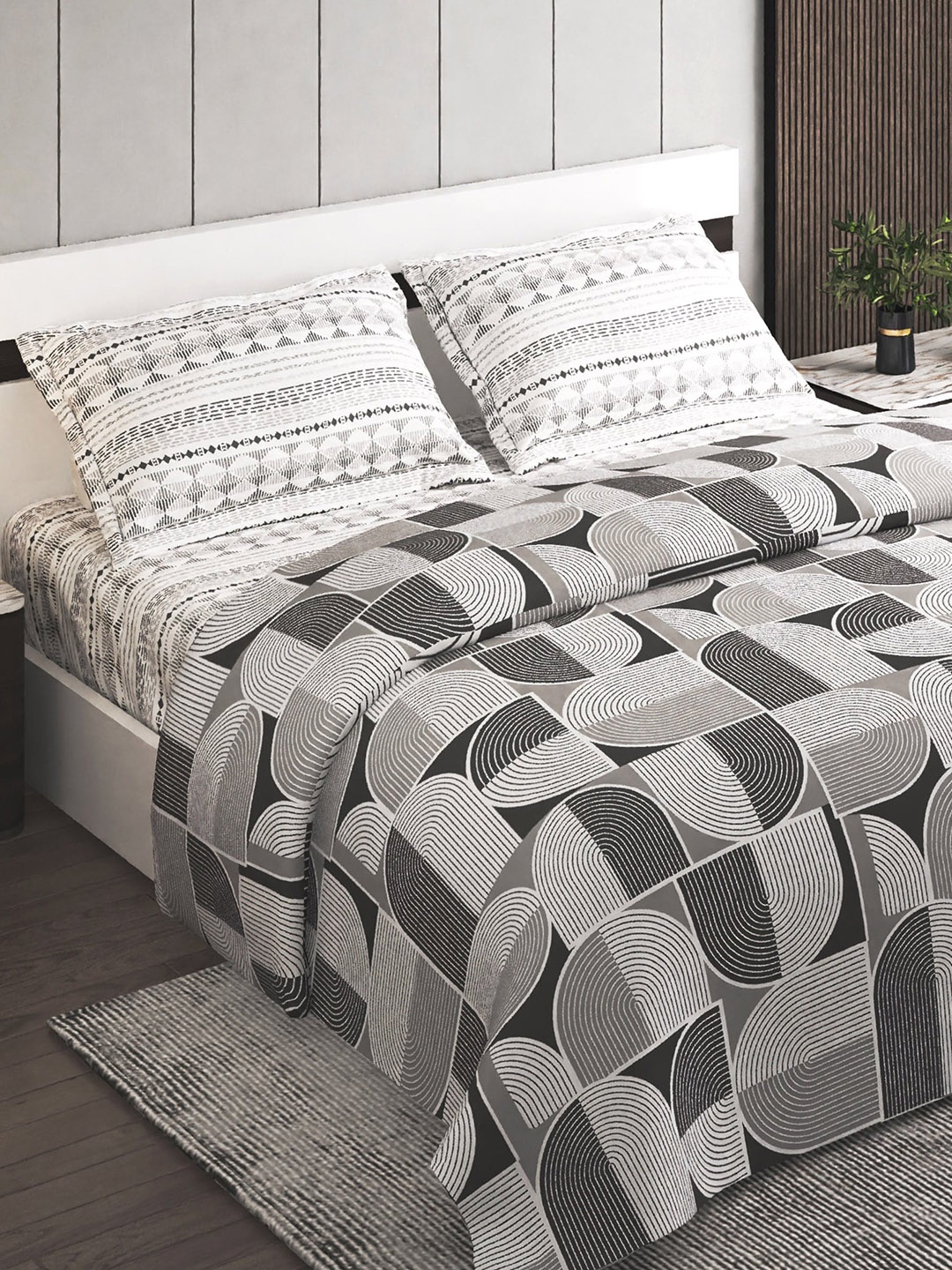 

Home Centre Marlin Grey Geometric Cotton 130 TC 2 King Bedsheet With 2 Pillow Covers