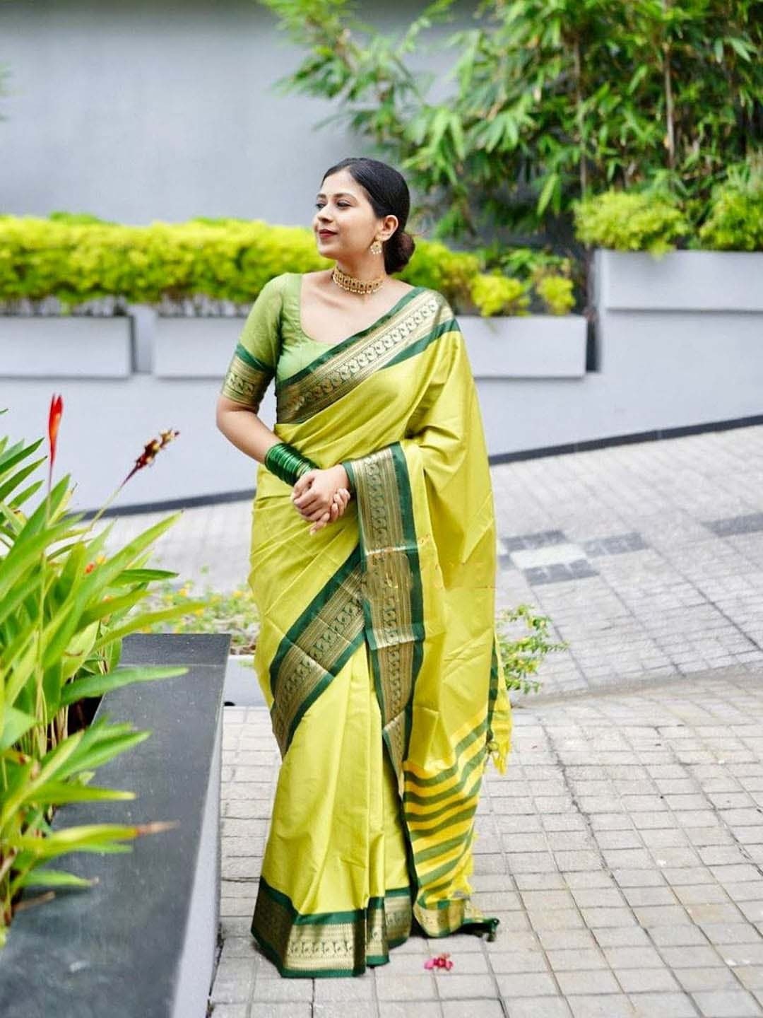 

Paramparik Textile Zari Silk Cotton Banarasi Saree, Green