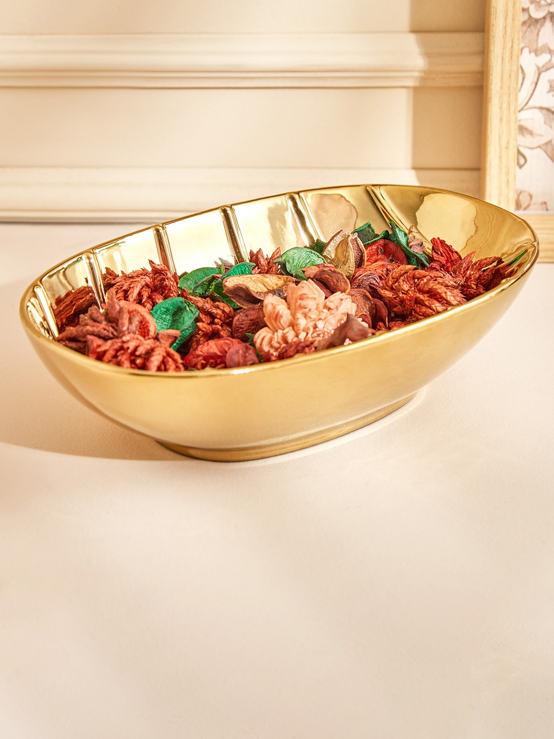 

Home Centre Gold Toned Stellar Celestial Porcelain Decorative Bowl