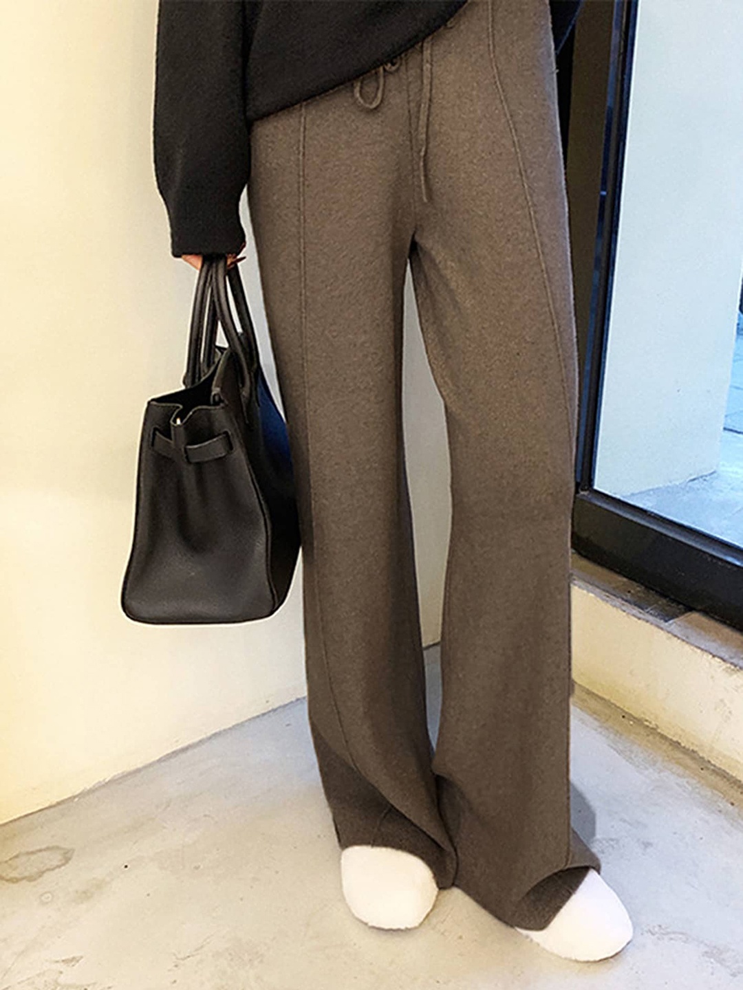 

LULU & SKY Women High-Rise Parallel Trousers, Brown