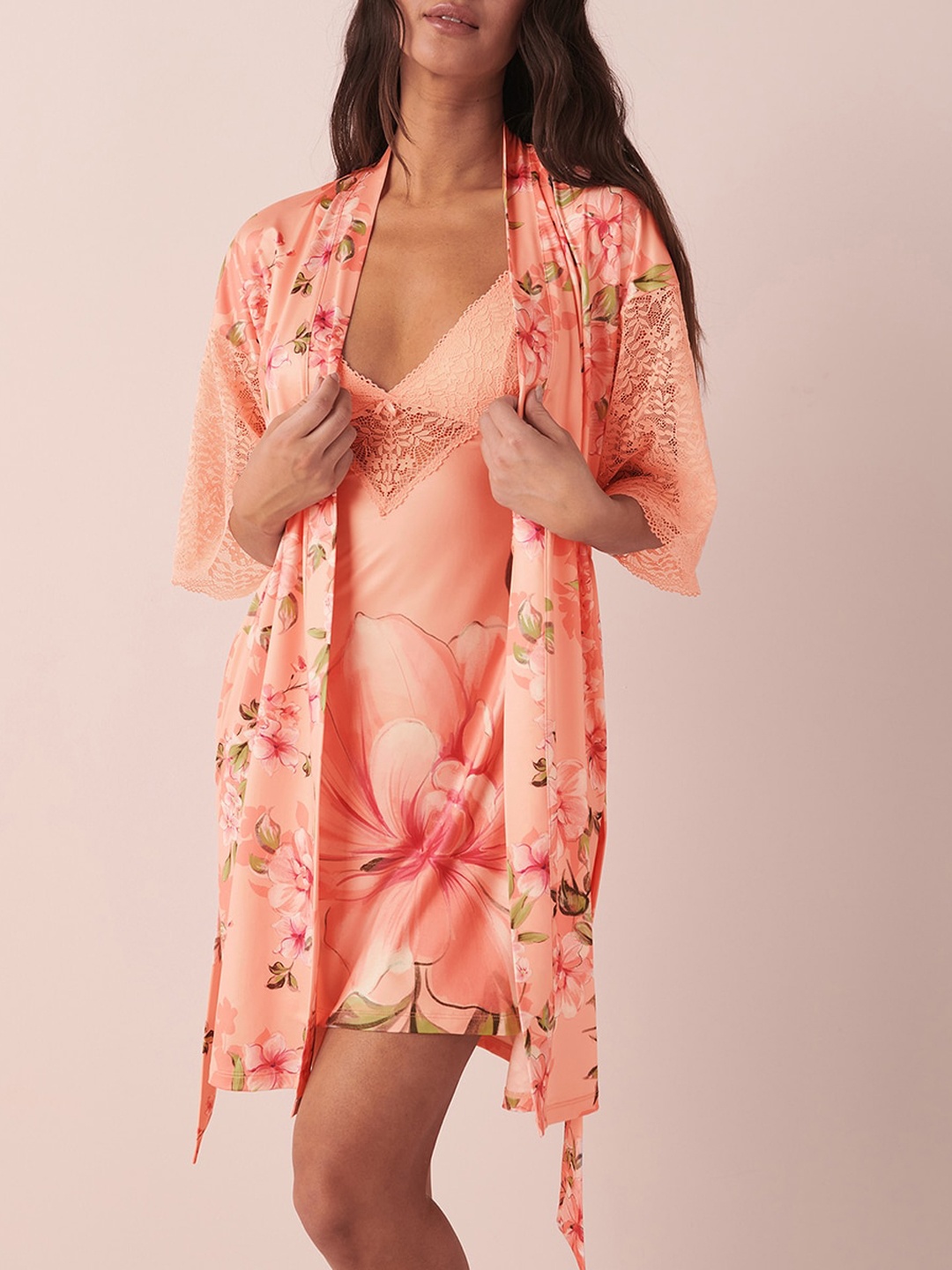

La Vie en Rose Printed Lace Mini Kimono Robe, Orange