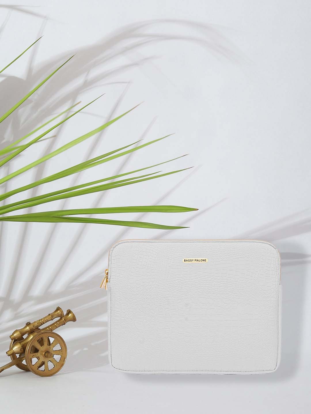 

Bagsy Malone Unisex Textured Leather Water Resistant Laptop Sleeve, White