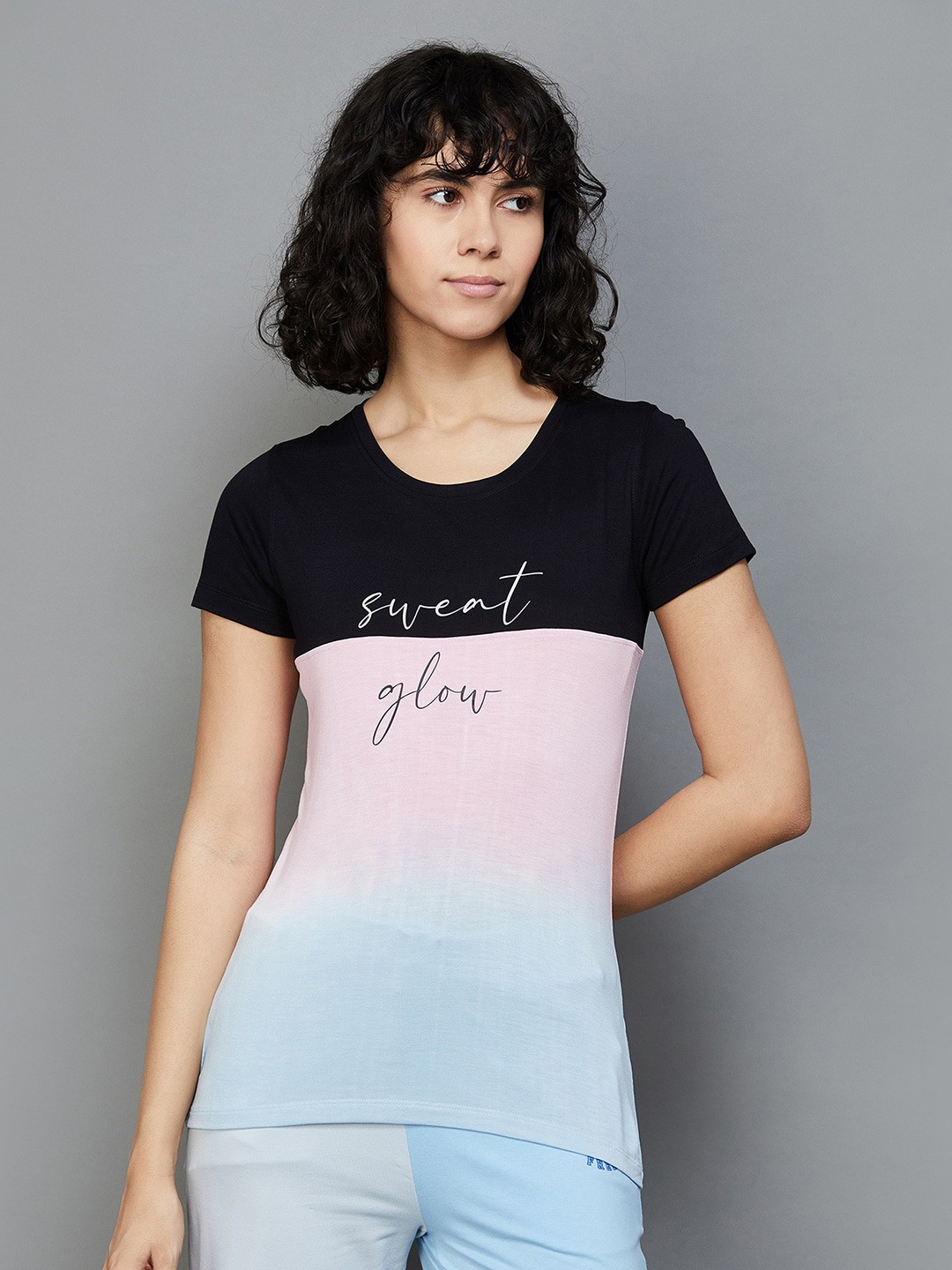 

Kappa Colourblocked Round Neck Cotton Sports T-Shirt, Blue