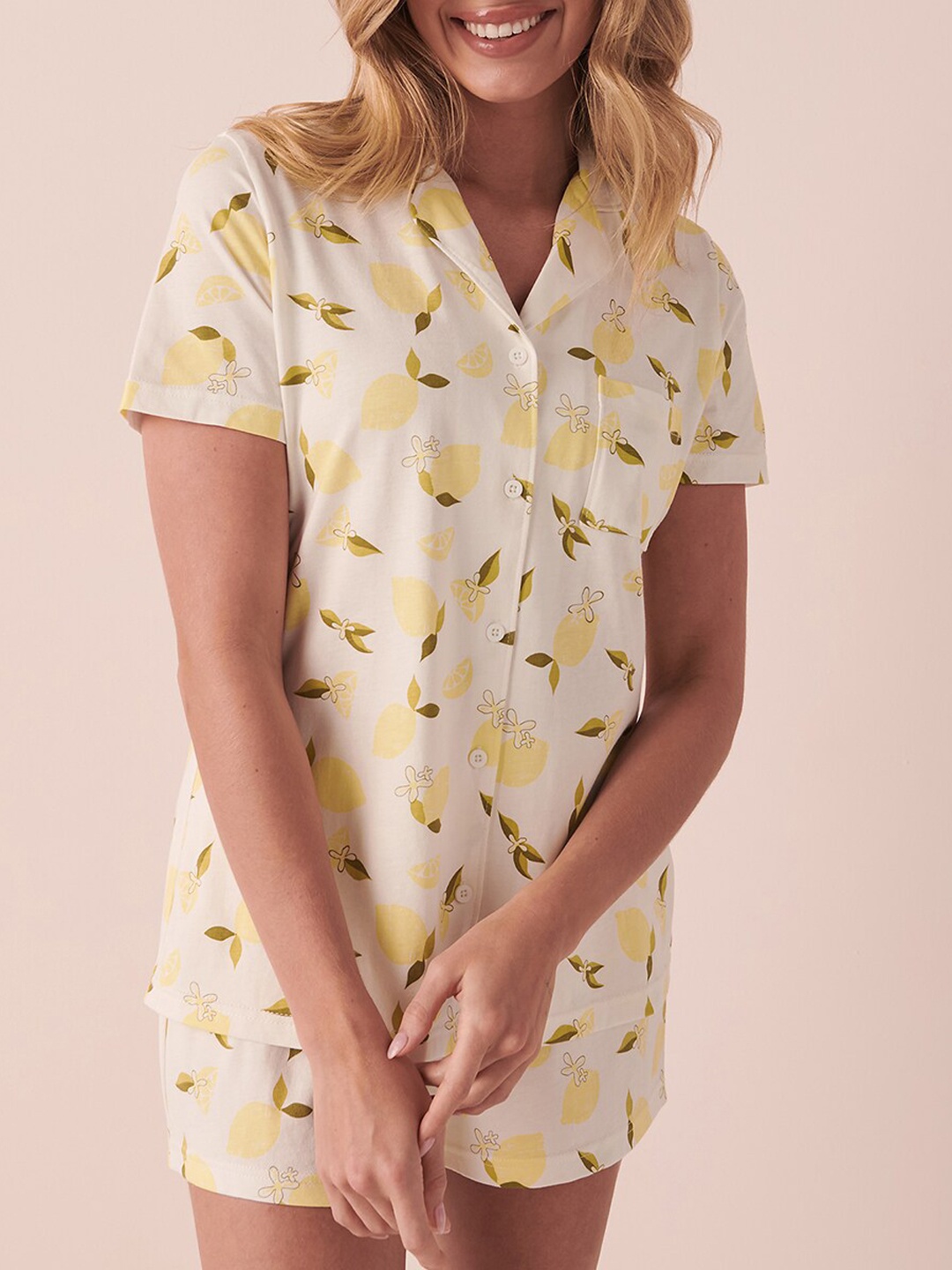 

La Vie en Rose Conversational Printed Night suit, White