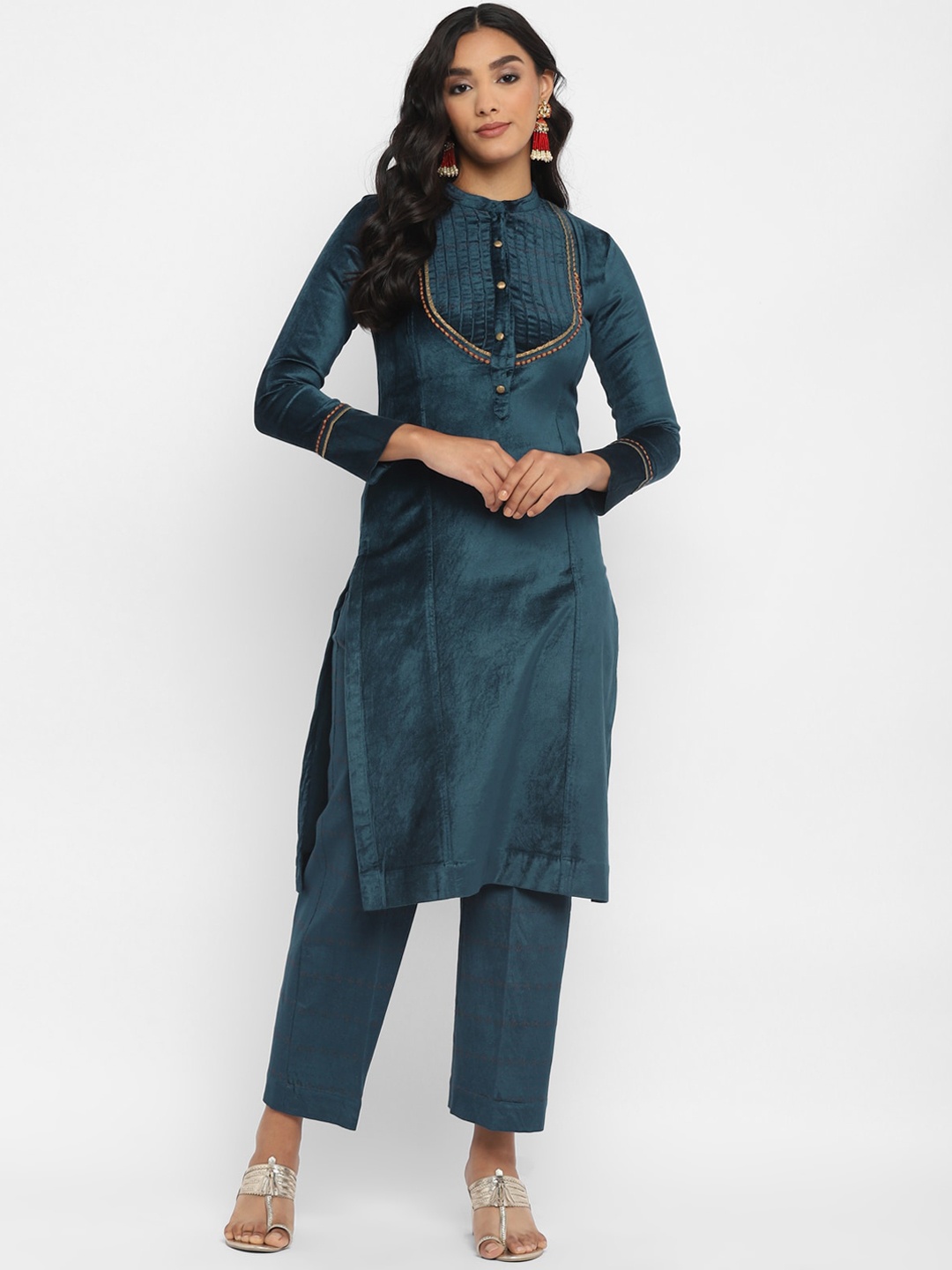 

STADO Striped Yoke Design Mandarin Collar Gotta Patti Velvet Kurta With Trousers, Teal