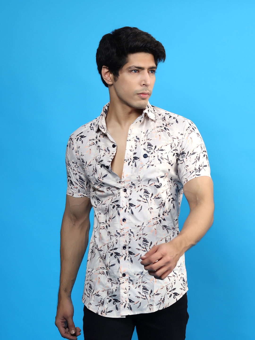 

INDIAN THREADS India Slim Fit Floral Printed Cotton Casual Shirt, White