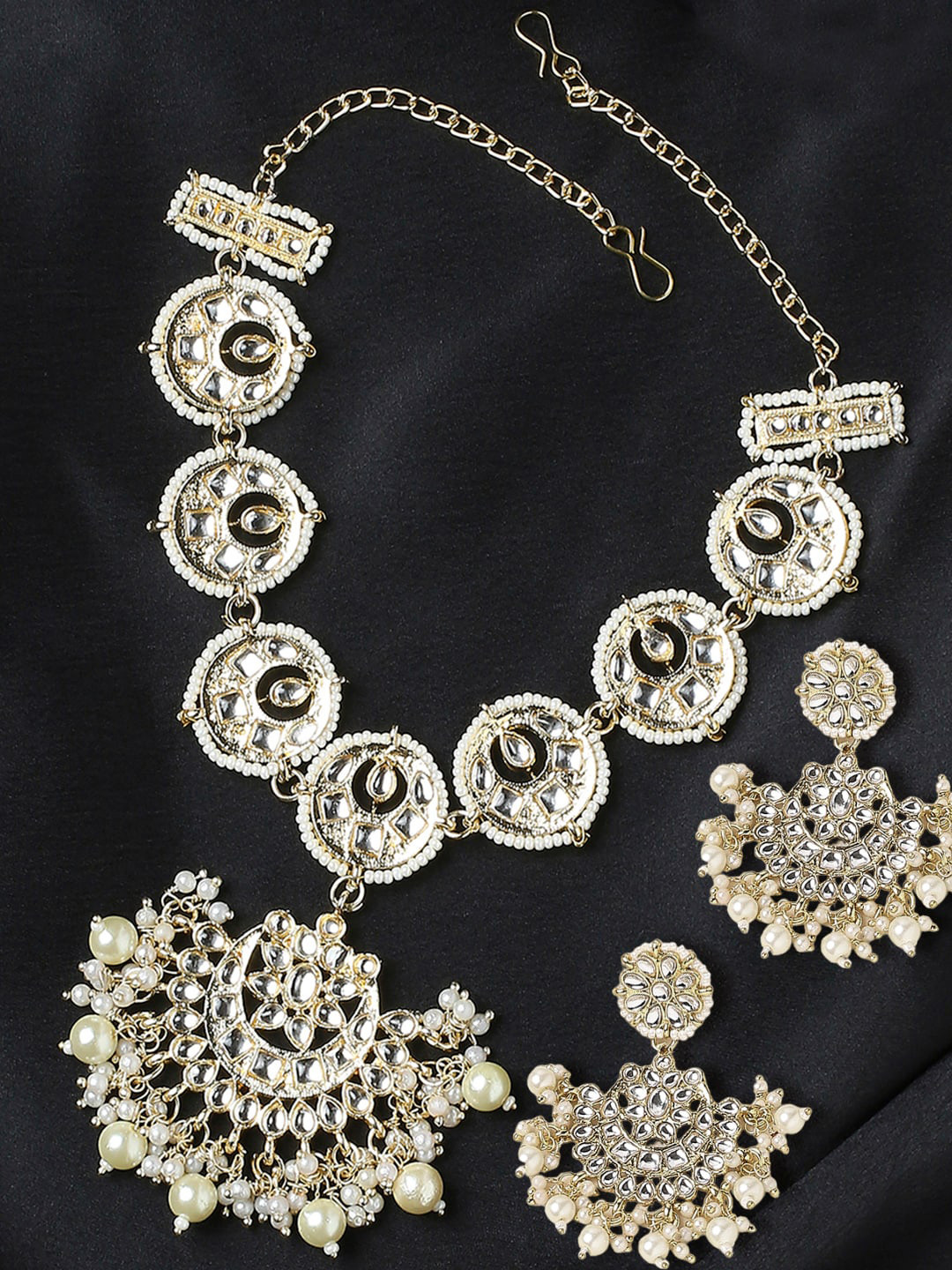 

OOMPH Gold Plated Kundan Studded & Beaded Jewellery Set
