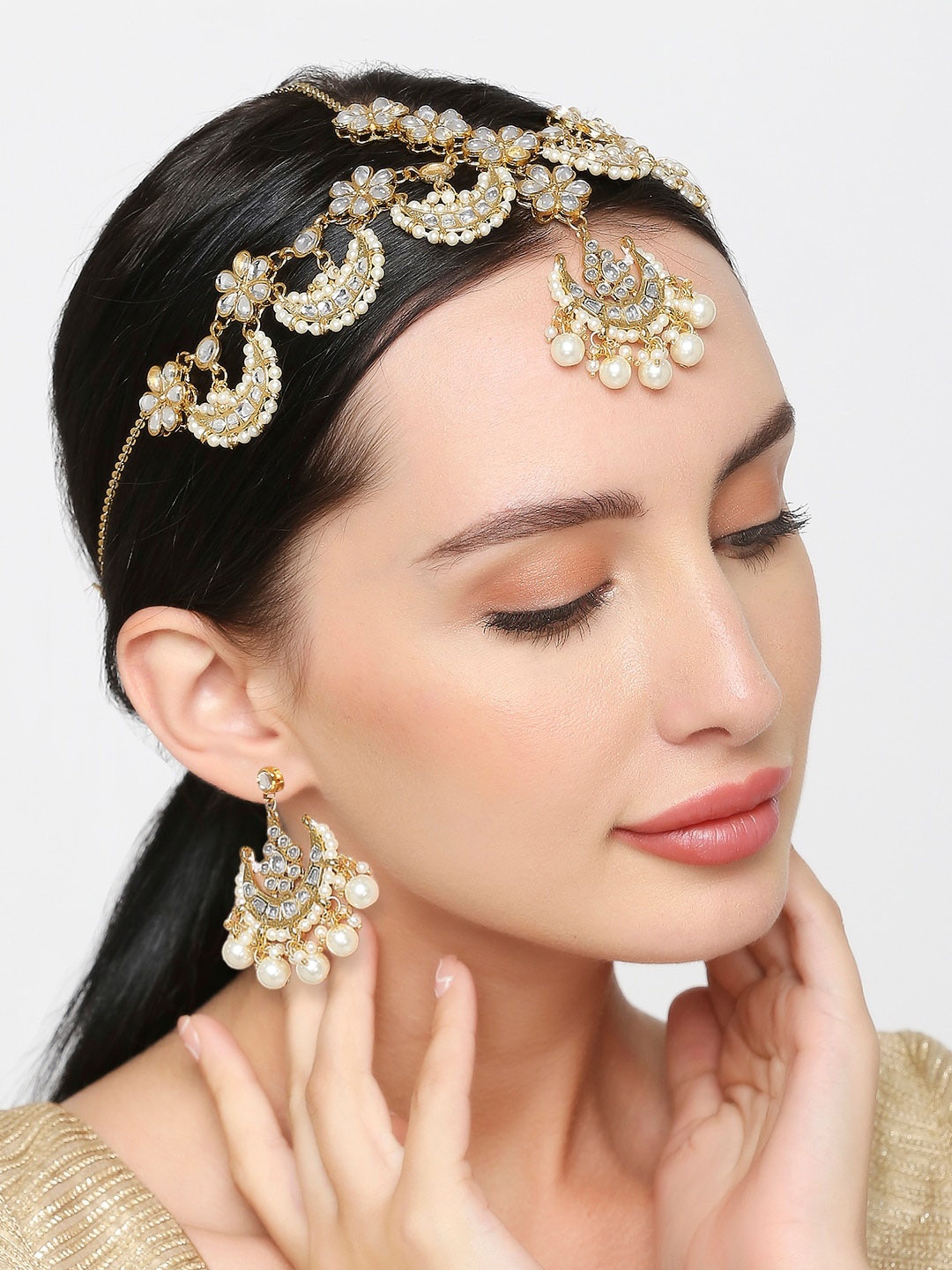 

OOMPH Gold Plated Kundan-Studded & Beaded Jewellery Set