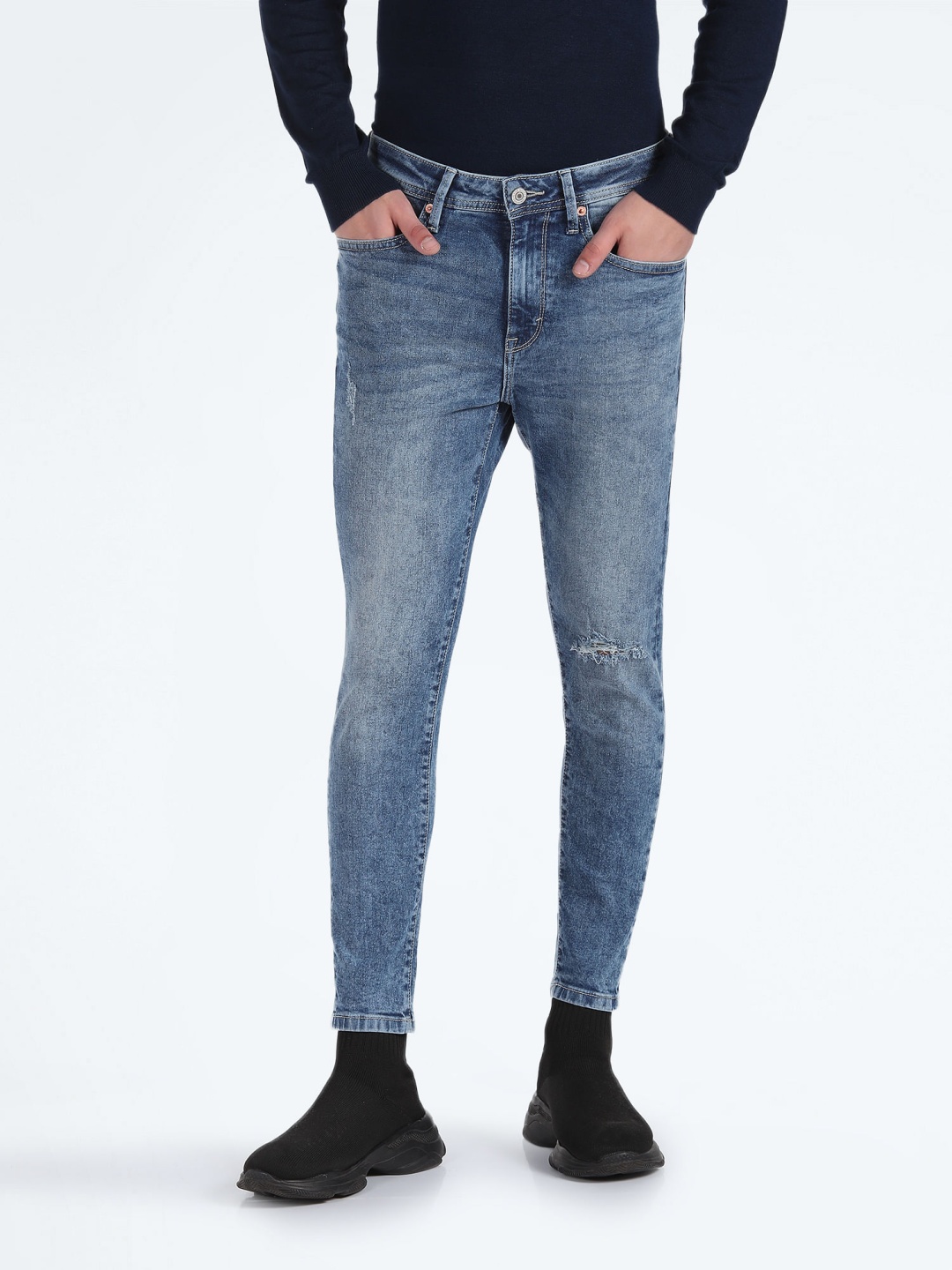 

Flying Machine Men Skinny Fit Low Distress Heavy Fade Stretchable Jeans, Blue