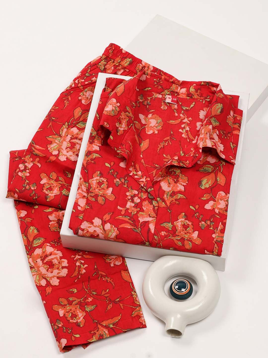 

Meena Bazaar Women Red Floral Printed Regular Kurta with Trousers