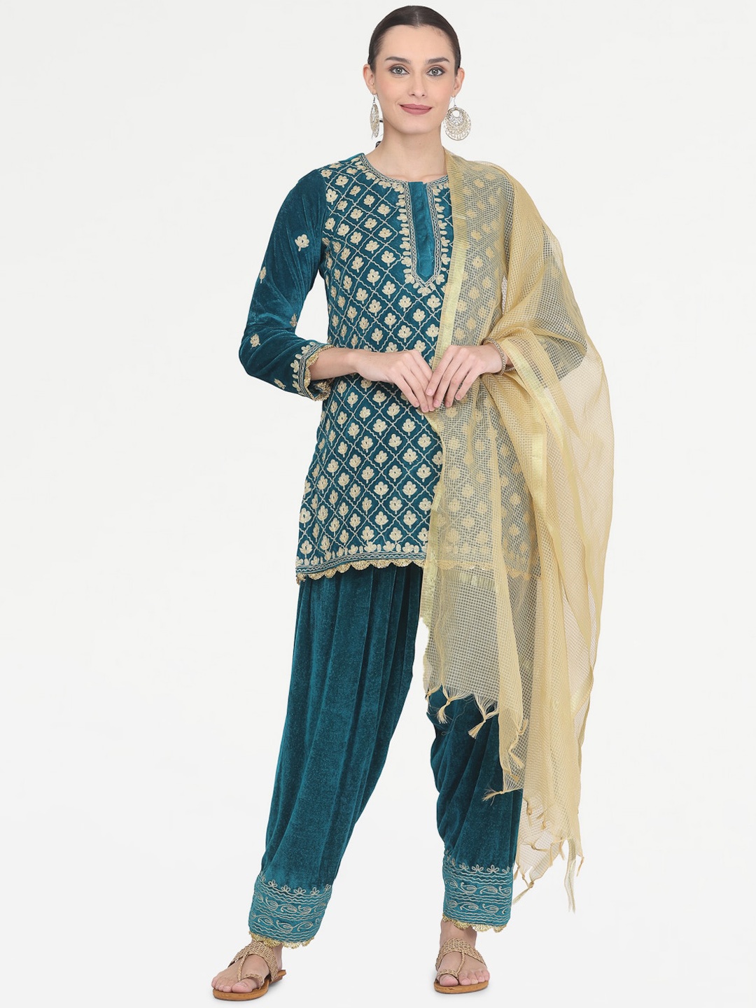 

KAANCHIE NANGGIA Ethnic Motifs Embroidered Regular Velvet Kurti & Salwar With Dupatta, Teal