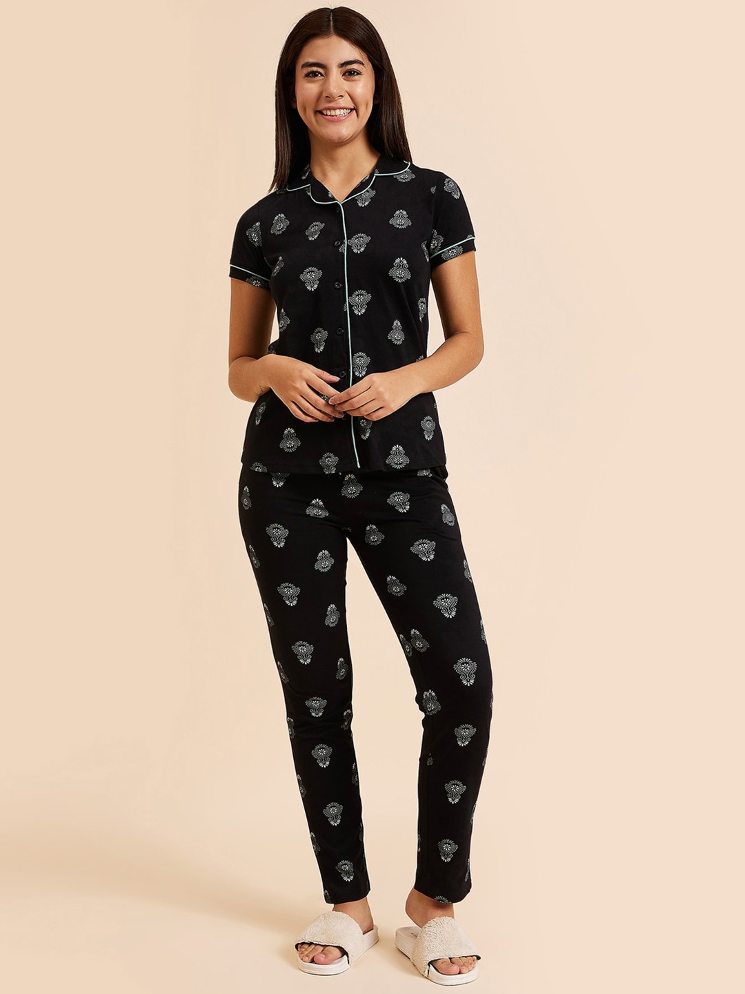 

Sweet Dreams Black & White Printed Night suit