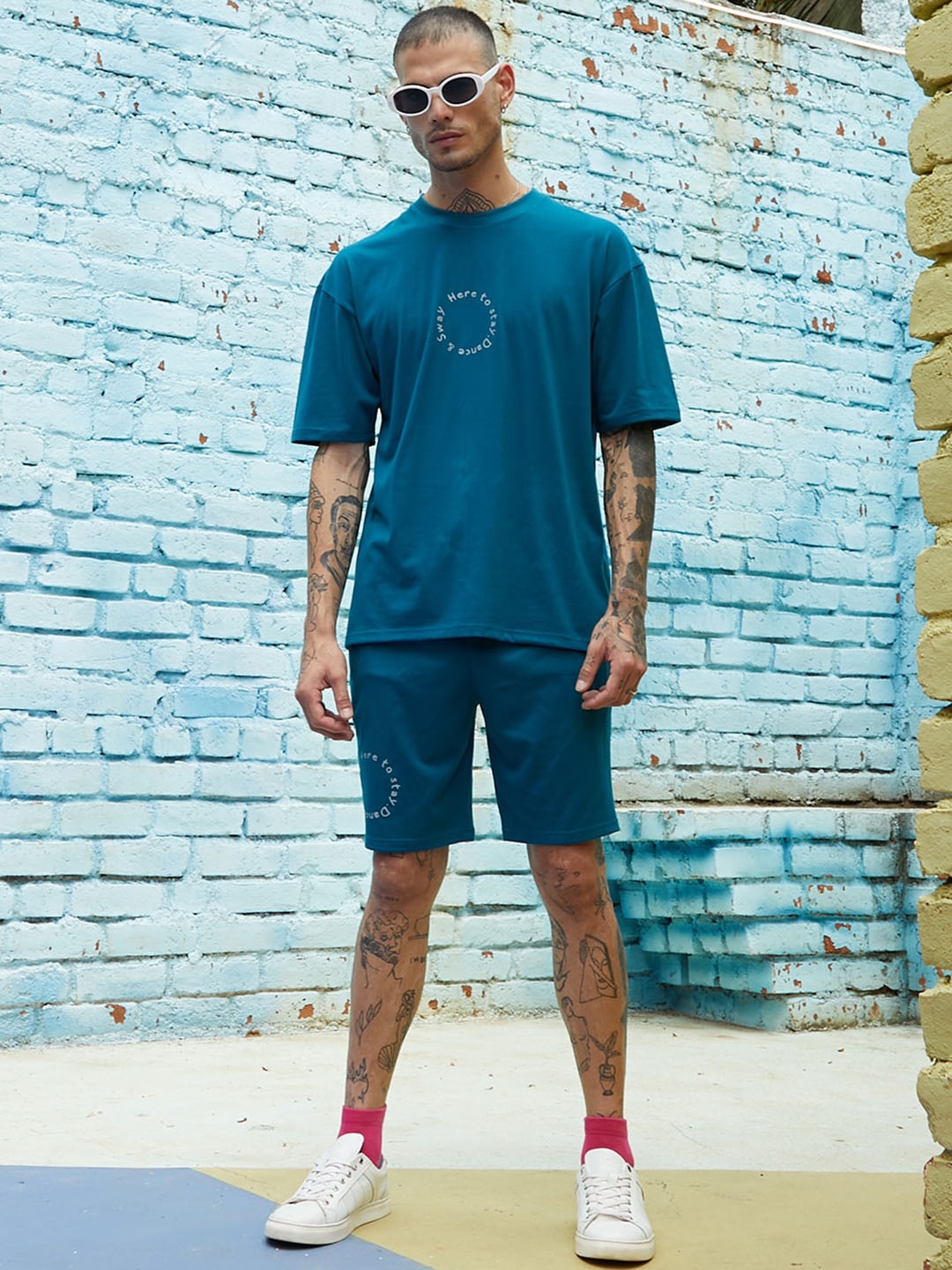 

Campus Sutra Printed Oversized T-Shirt & Shorts Co-Ords, Teal