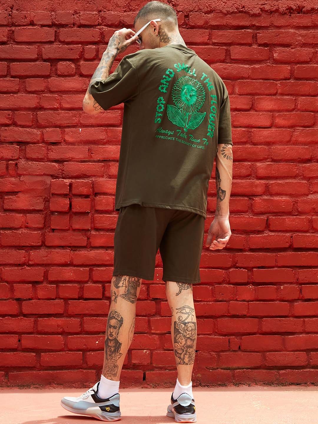 

Campus Sutra Oliv Green Printed T-Shirt & Shorts Co-Ords, Olive