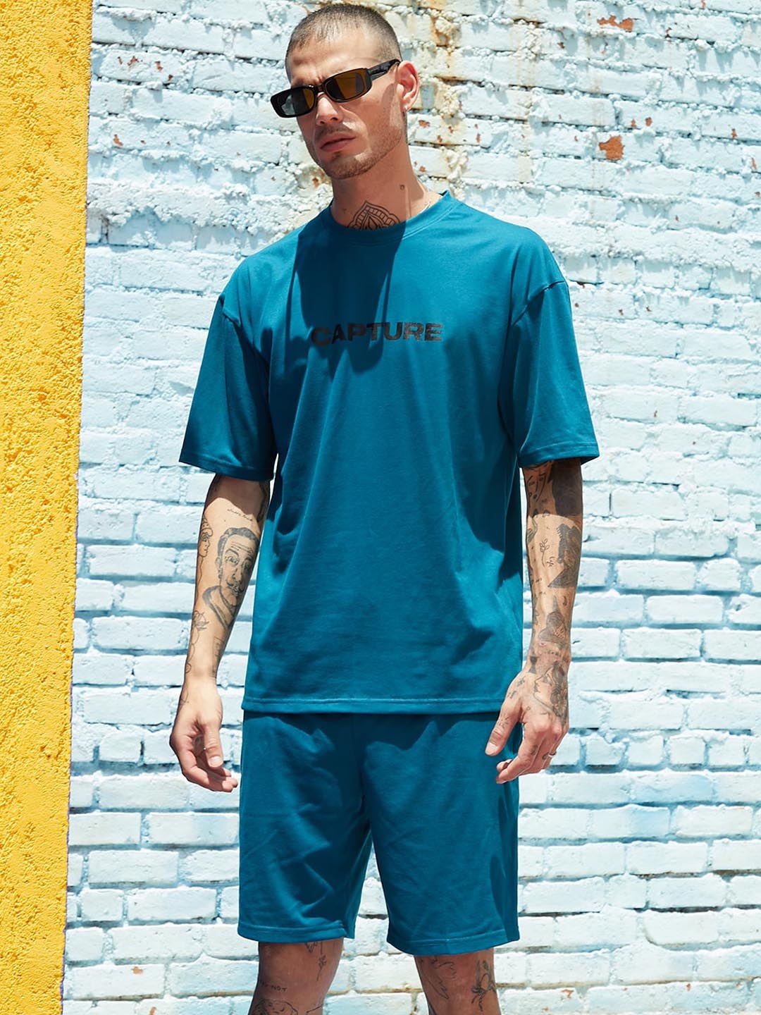 

Campus Sutra Graphic Printed T-Shirt & Shorts Co-Ords, Teal